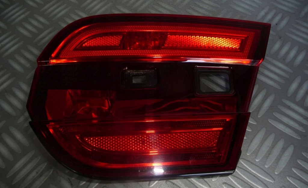 Jaguar Xf Lift Lampa Prawa Ty Tylna Klapy W Klap