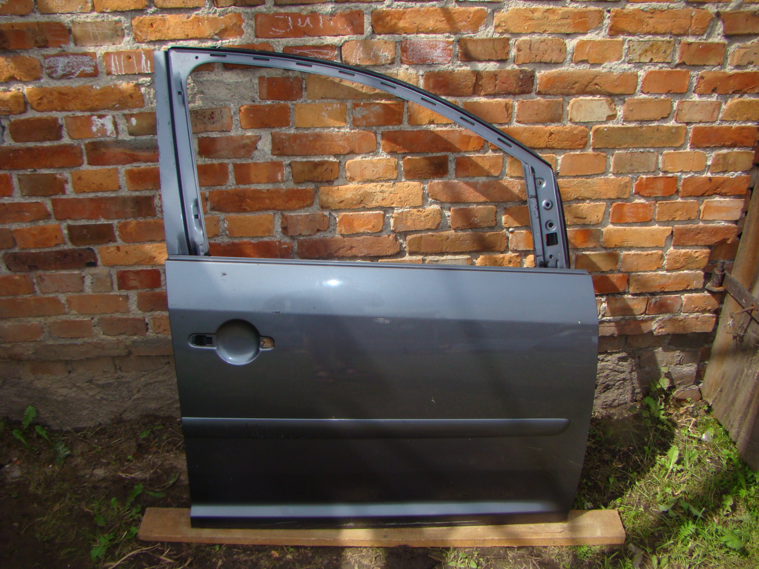 VW TOURAN 2003-2010rt0. ДВЕРИ ПРАВЕ ПЕРЕД D236