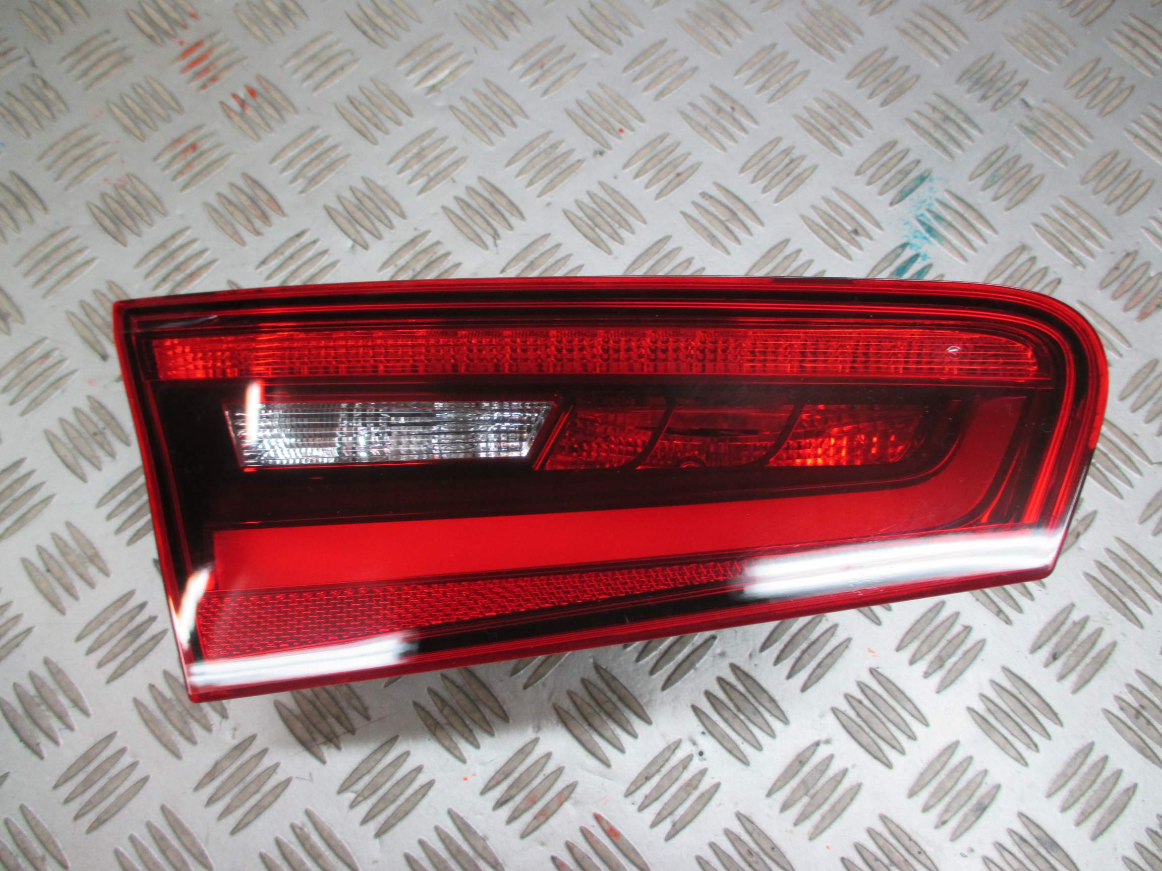 ФАРА ЗАДНЯ ЛІВА LED AUDI A3 3 ДВЕРІ 12r->