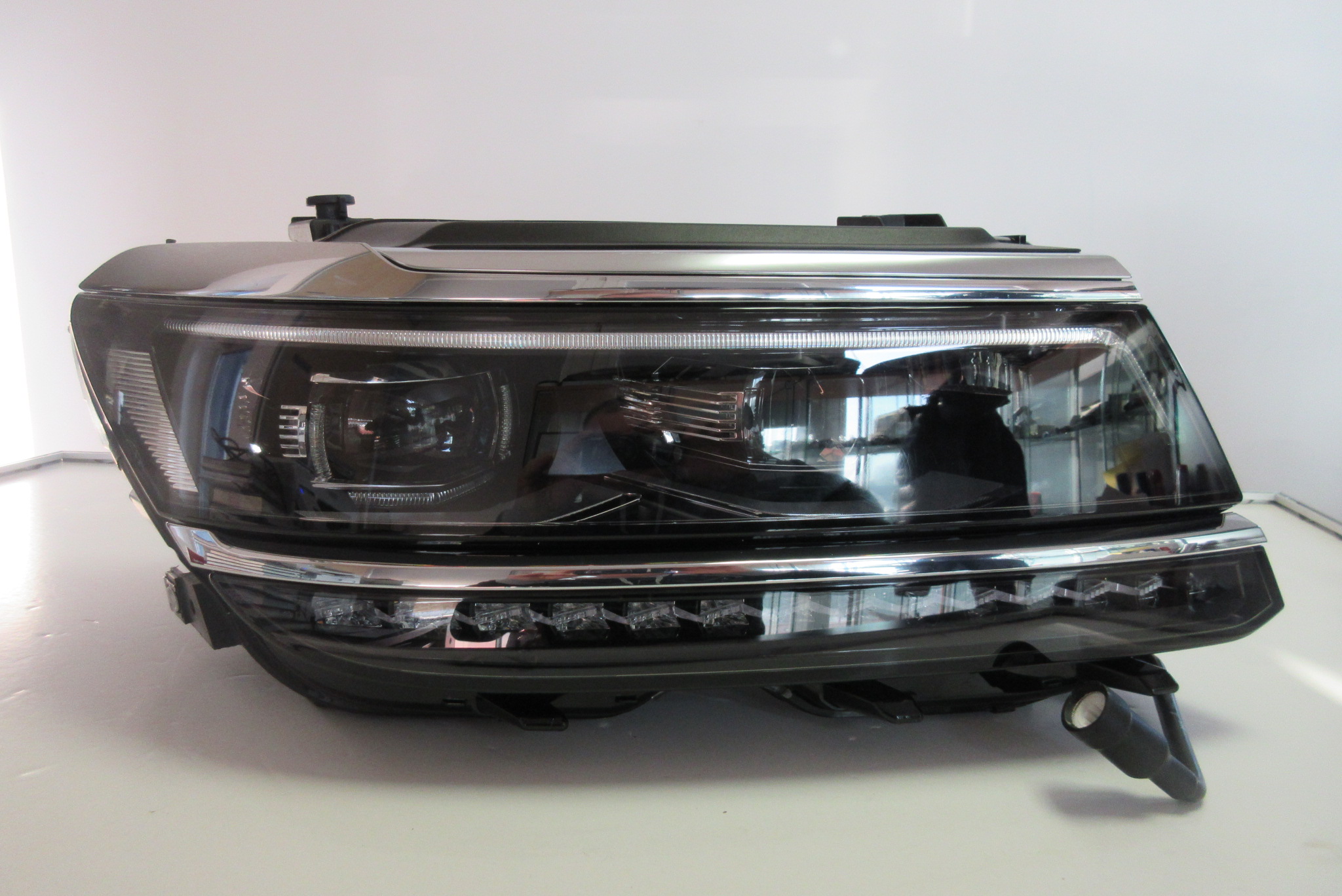 Фара фольксваген. 5nb941082a. Led фары Volkswagen Tiguan. 5nb941082c. Задние ходовые фонари ФВ Тигуан.