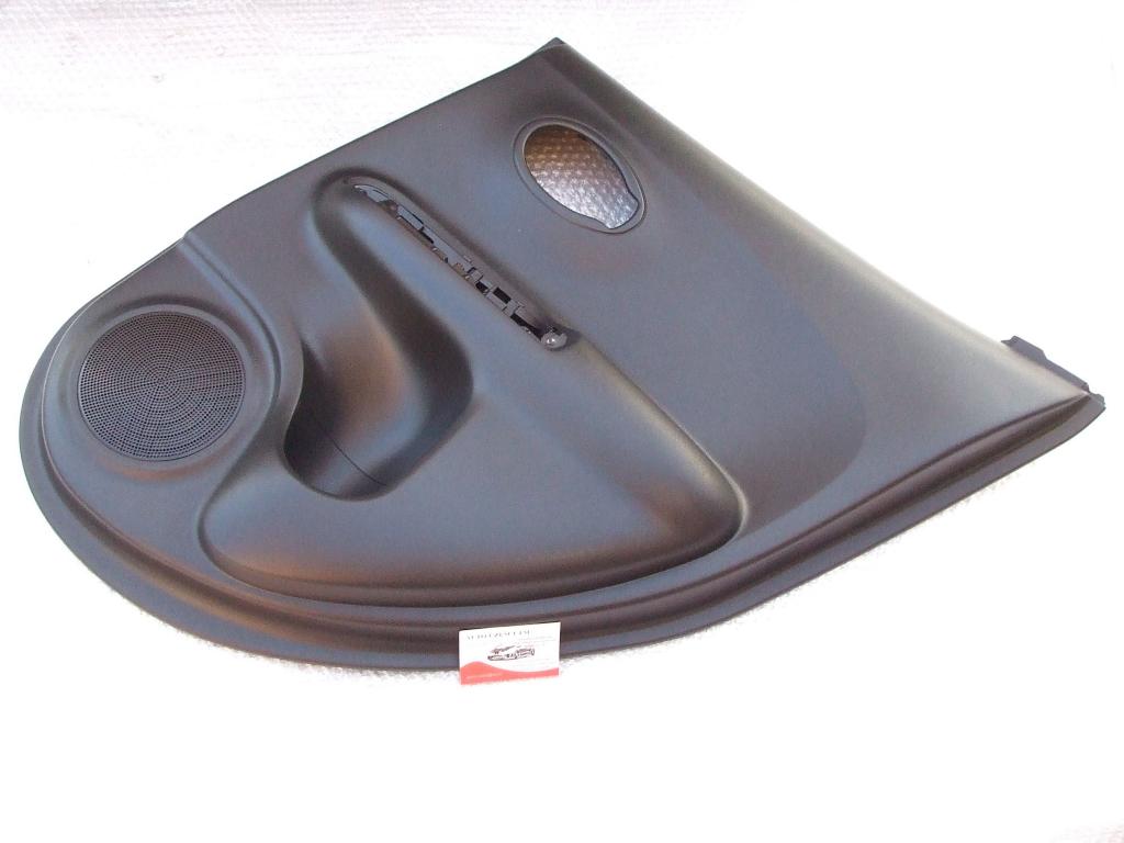 NISSAN JUKE ОББИВКА ЗАДНЬОЇ ПРАВОЇ ДВЕРІ