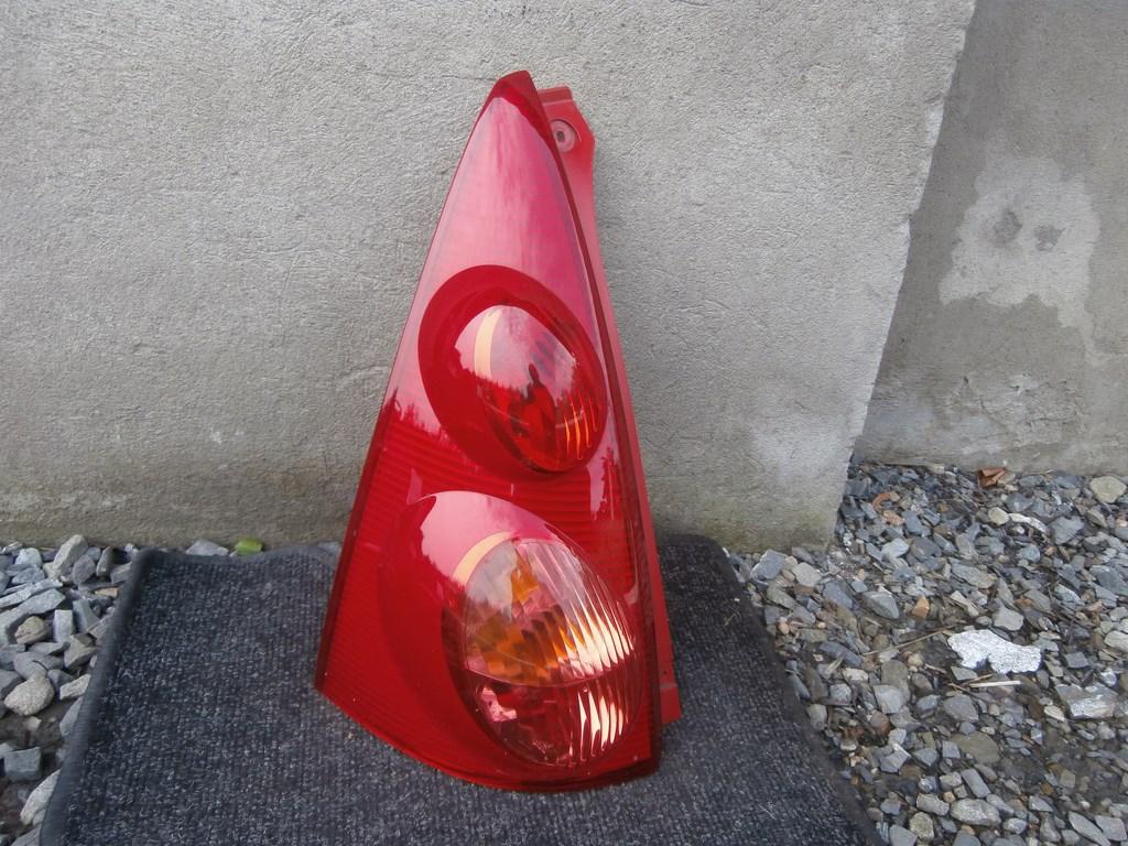 ФАРА ЛЕВА ЗАД. ЗАДНЯЯ CITROEN C1 PEUGEOT 107