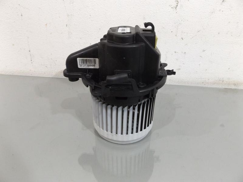 WENTYLATOR DMUCHAWA RENAULT CLIO IV Producent części Renault OE