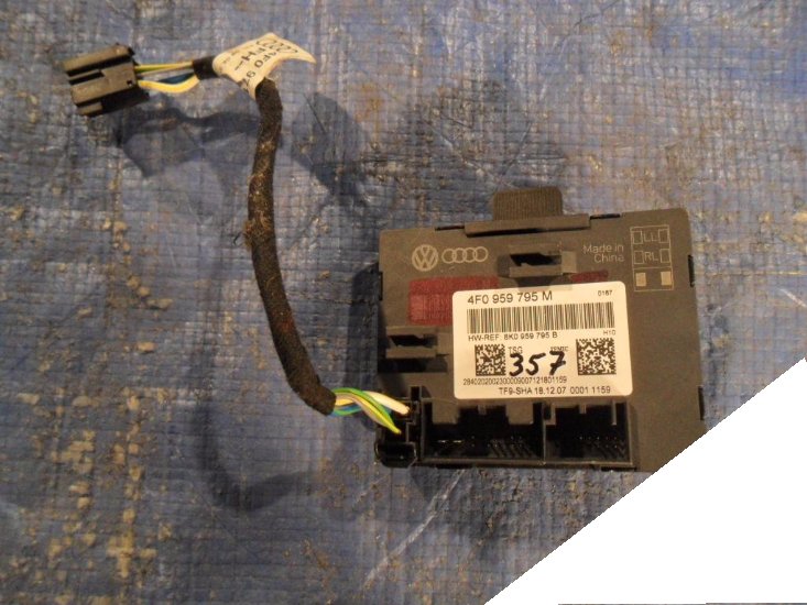AUDI A6 4F модуль задней правой двери 4F0959795 M