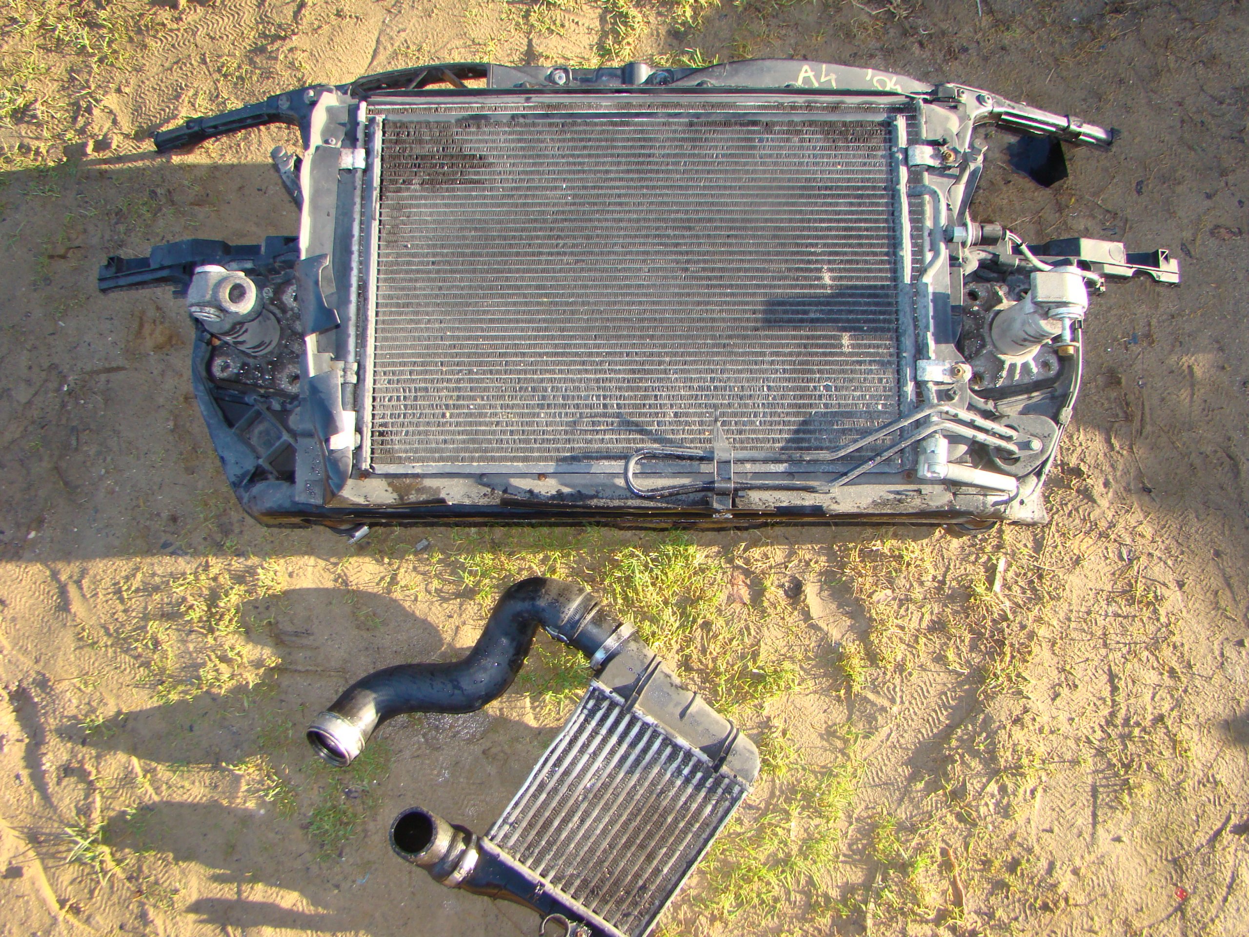 AUDI A4 8E0 2000-2004. PAS PRZÓD WZMOCNIENIE W013