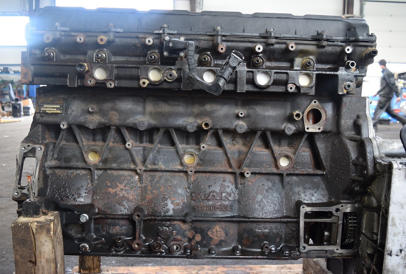 Słupek silnik D 2066 440 MAN TGA TGX TGS EURO 4 EURO 5 Producent części MAN OE