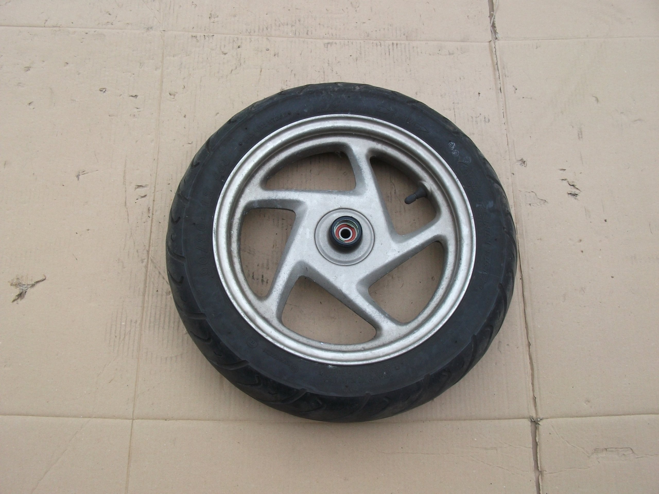 HONDA LEAD 110 KOŁO OPONA PRZÓD 90/90-12