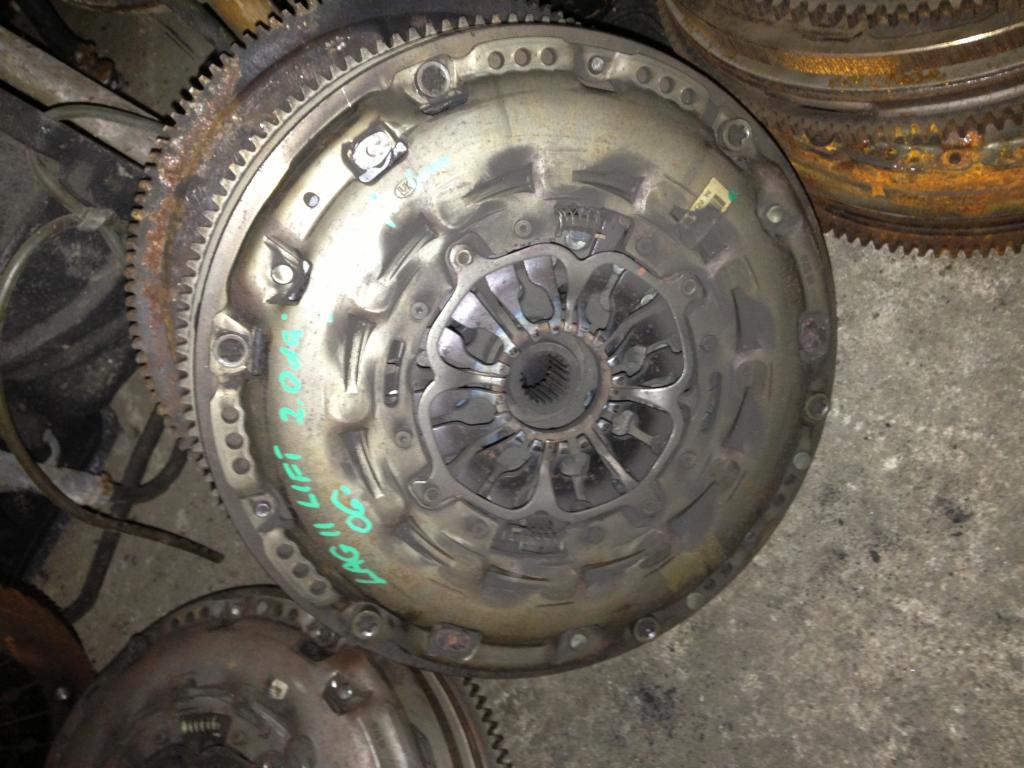 ДВОМАСОВА МУФТА LAGUNA III 2,0 DCI