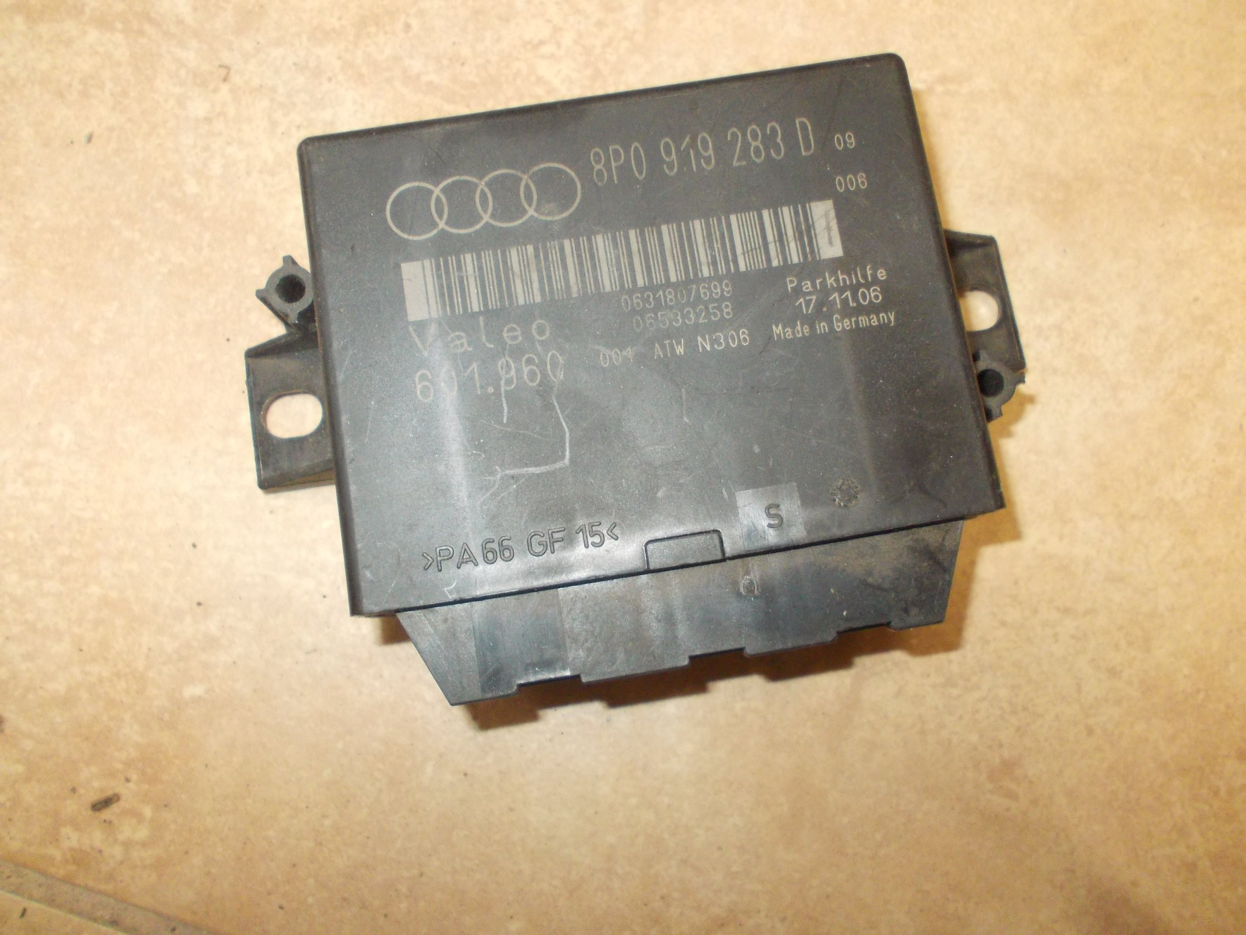 8P0919283D - Модуль PDC датчиков AUDI A3 '04-10 8P0919283D *