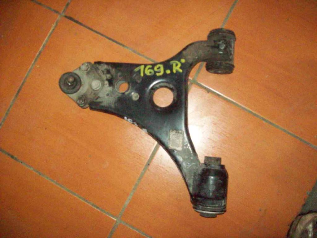 рычаг подвески правый MERCEDES W169 в 169