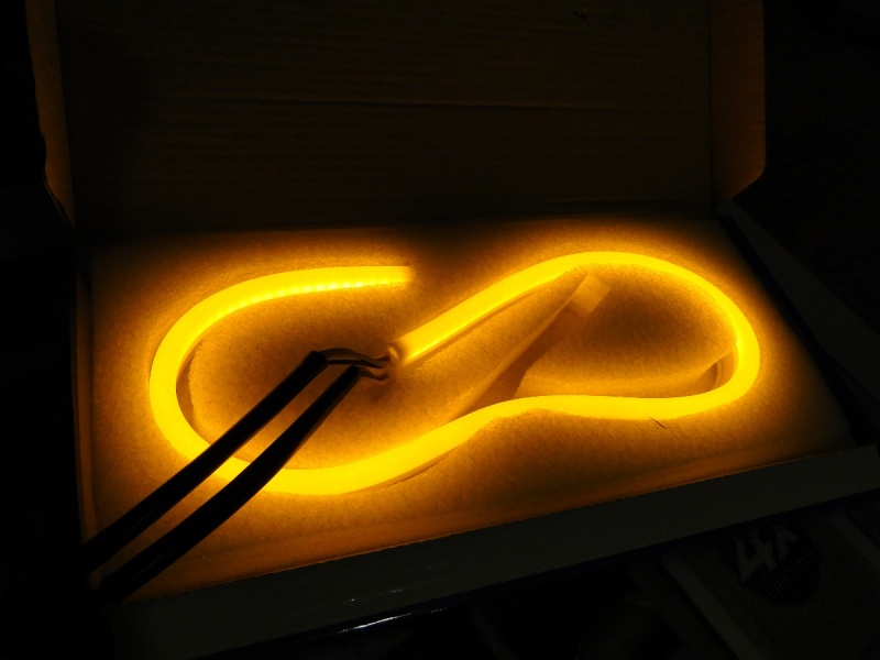 SWIATLA DO JAZDY DZIENNEJ LED PASEK KIERUNKOWSKAZ Shape other