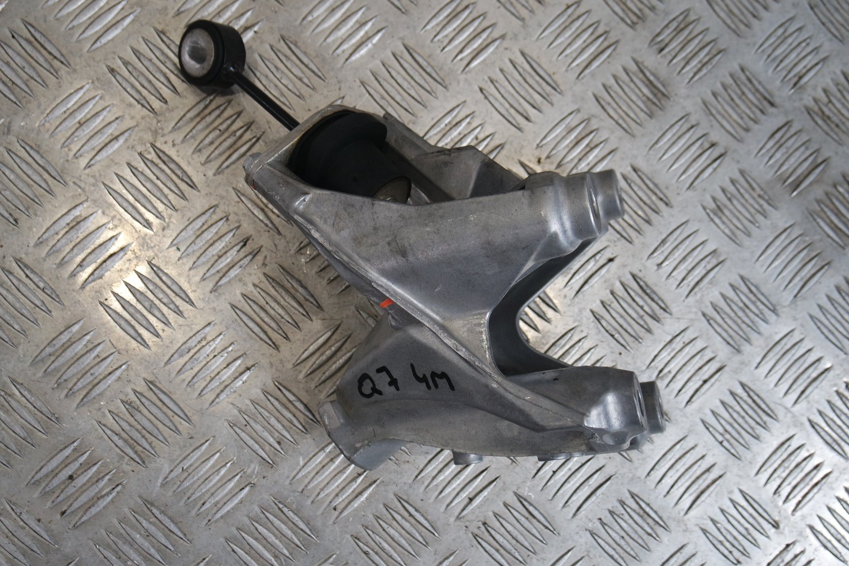 4M0199307AL - Моторна лапа кронштейн AUDI Q7 4m0