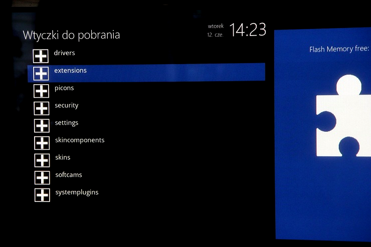 USTYM 4K PROCombo Enigma2 Oscam IPTV Kodi Netflix Złącza Audio IN cyfrowe wyjście optyczne czytnik kart pamięci HDMI RJ-45 RS-232 USB złącze antenowe