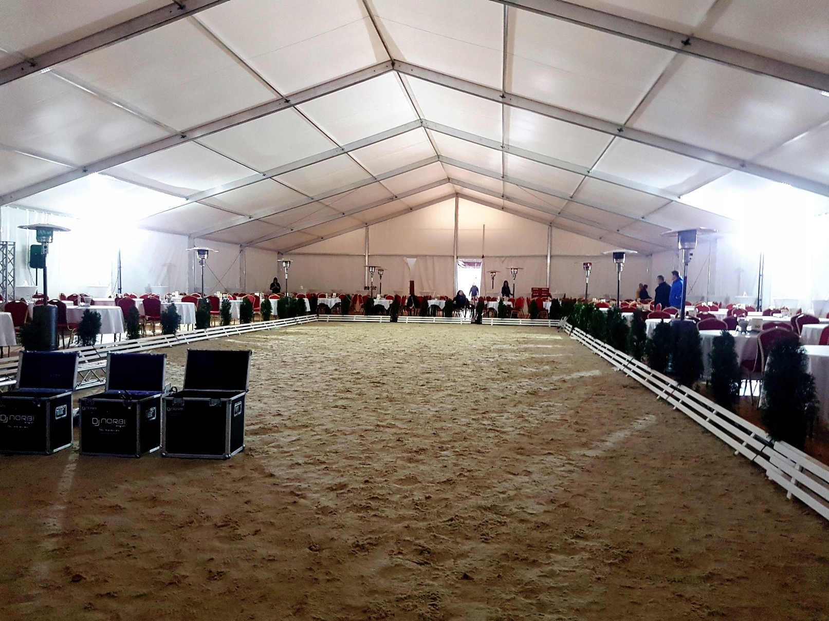 Ujeżdzalnia dla koni 25x50m używana EWENTA Szerokość 25 m