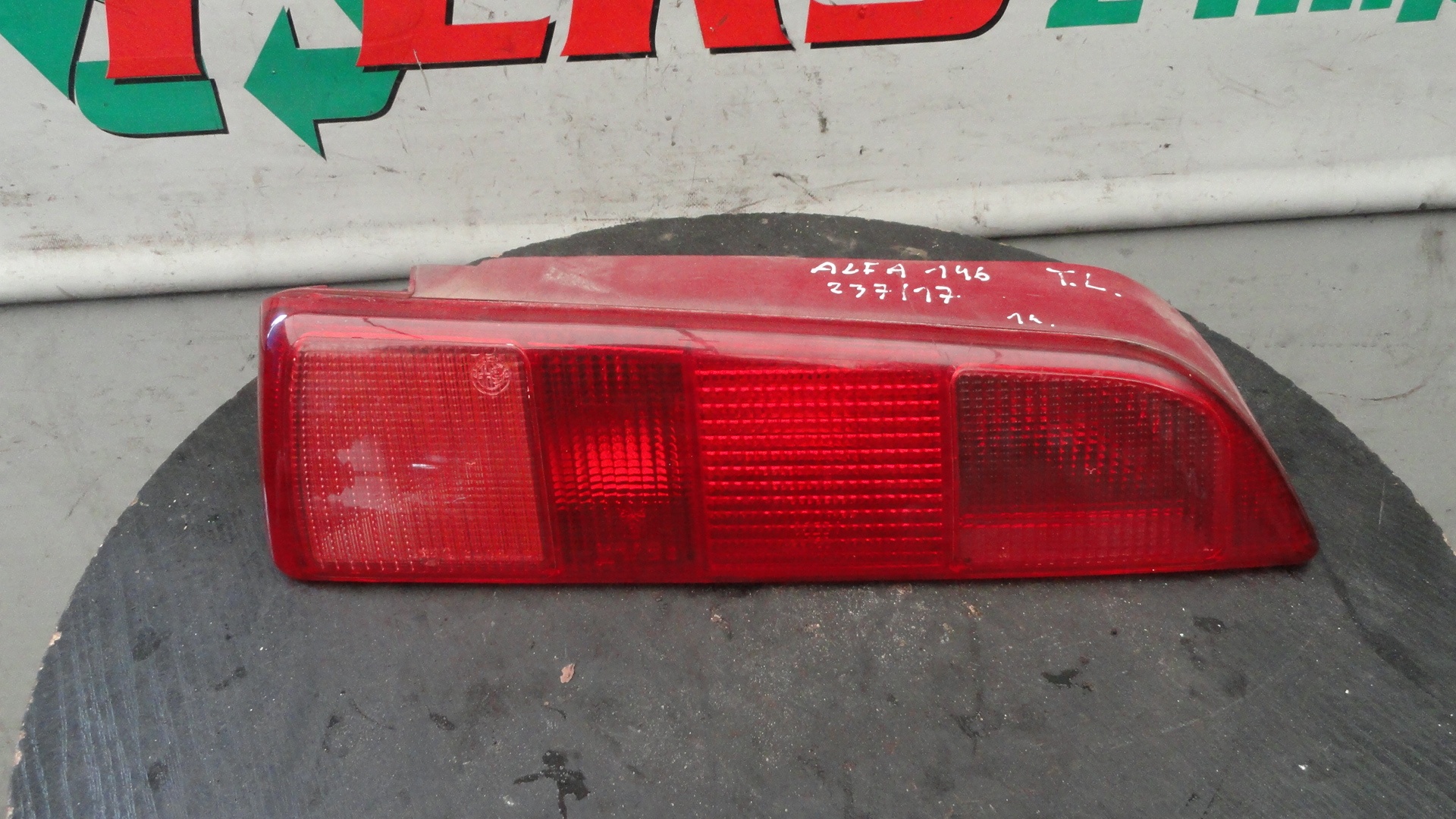 Фара задня ліва Alfa Romeo 146