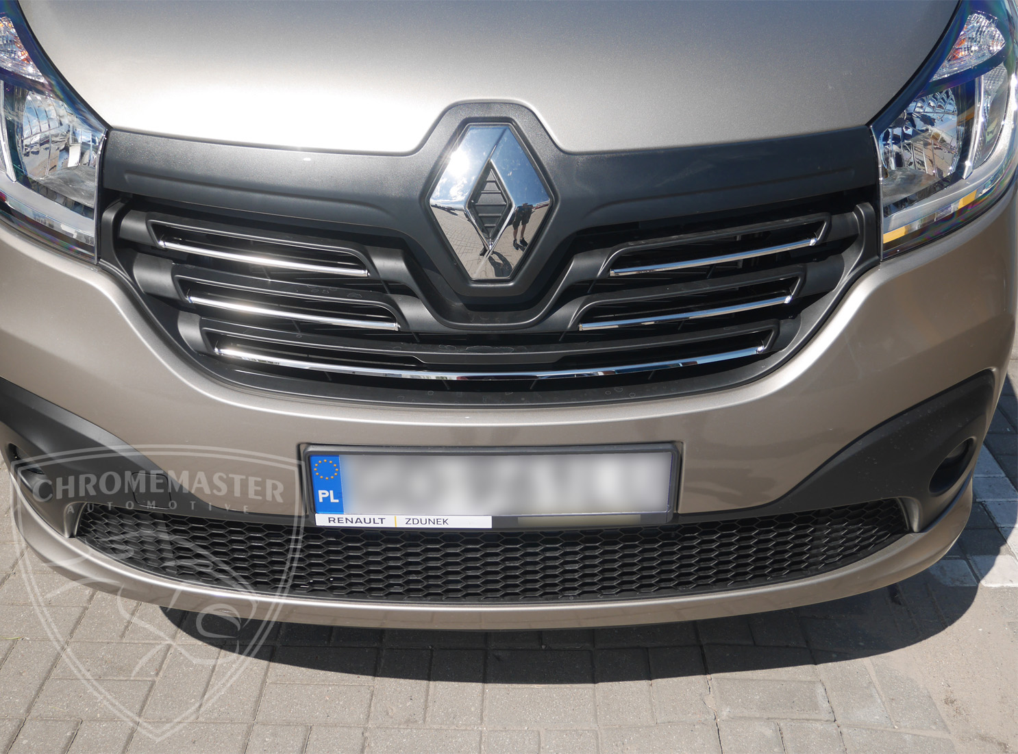 Listwy atrapy przedniej Grill Renault Trafic 2014+ Producent części Omtec