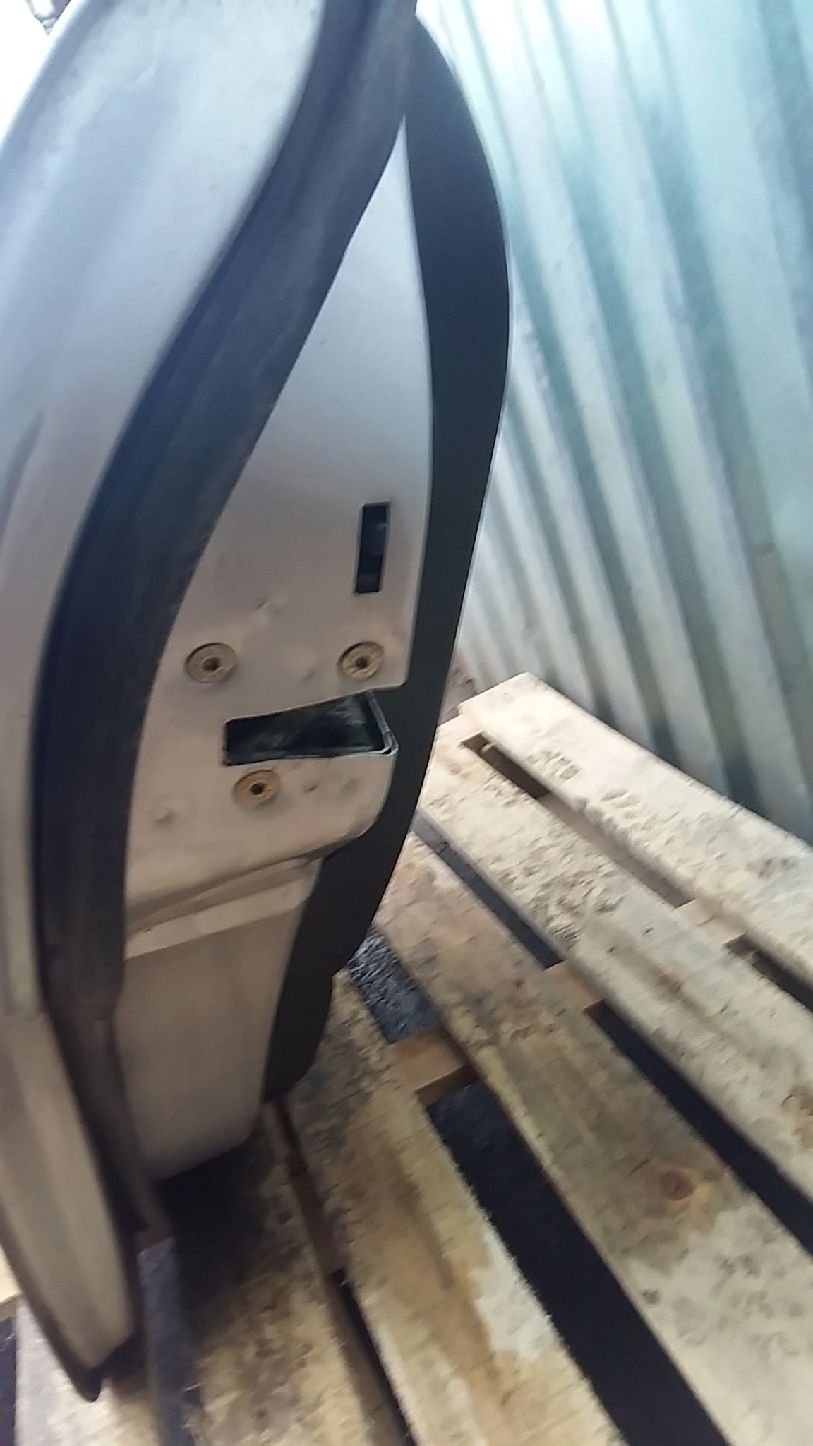 VOLVO V40 DRZWI LEWY TYŁ TYLNE KOMBI GOŁE Typ samochodu Samochody osobowe