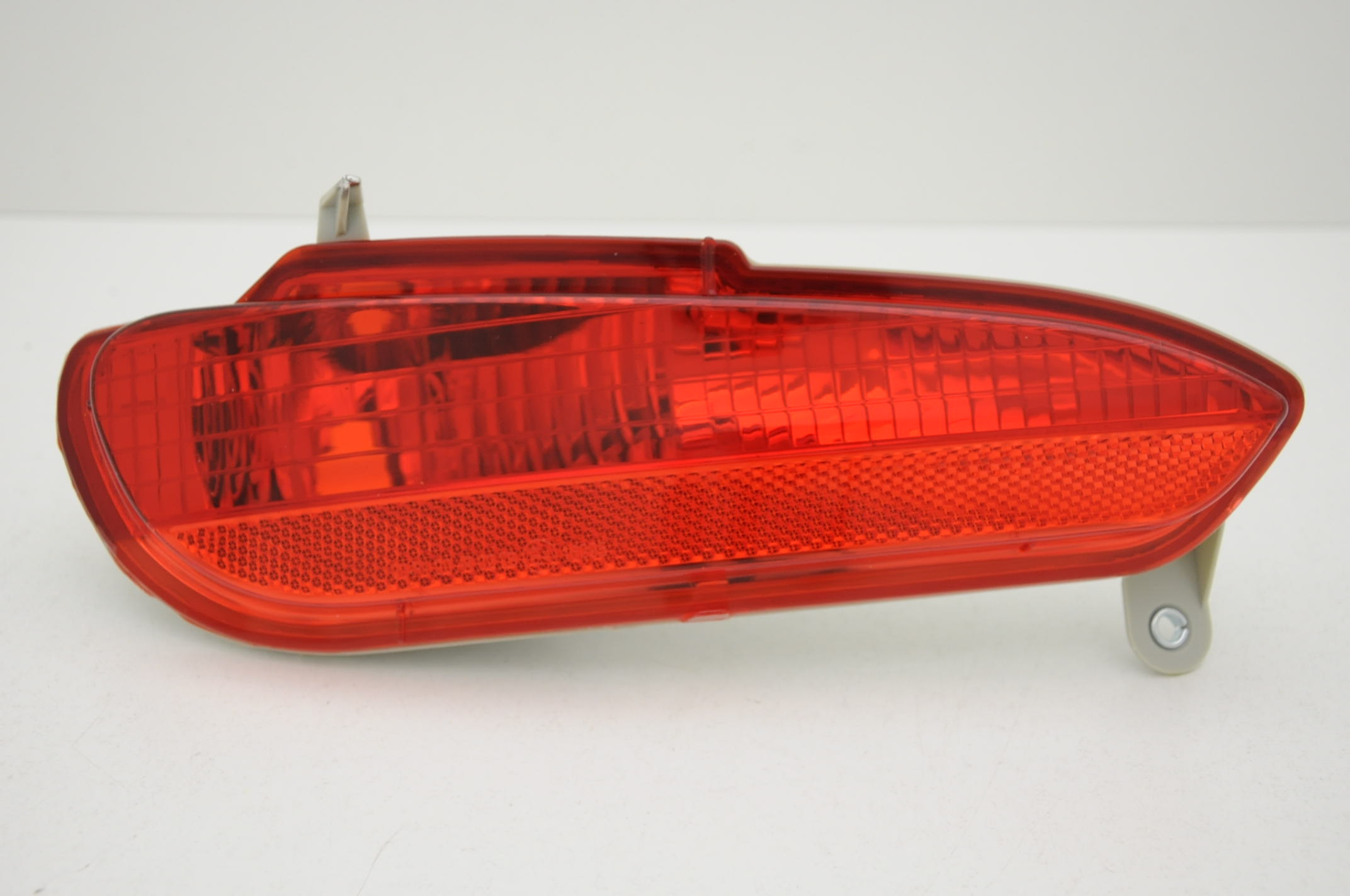 FIAT PUNTO EVO 10- LAMPA TYLNA PRZECIWMGIELNA LEW^ Numer katalogowy części LP4388661-4002L-LD-UE-SL