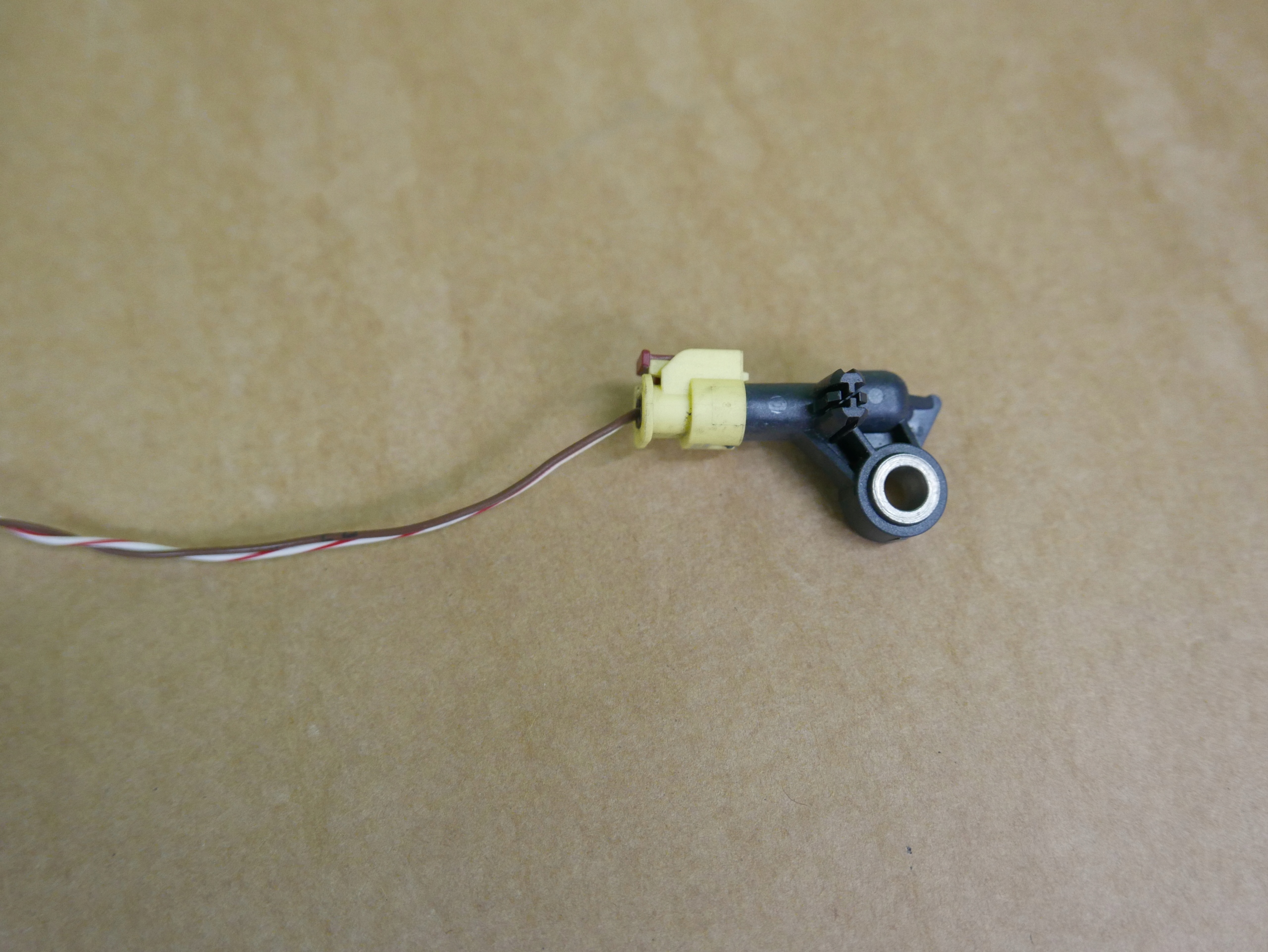 AUDI ДАТЧИК УДАРУ 4M0959651