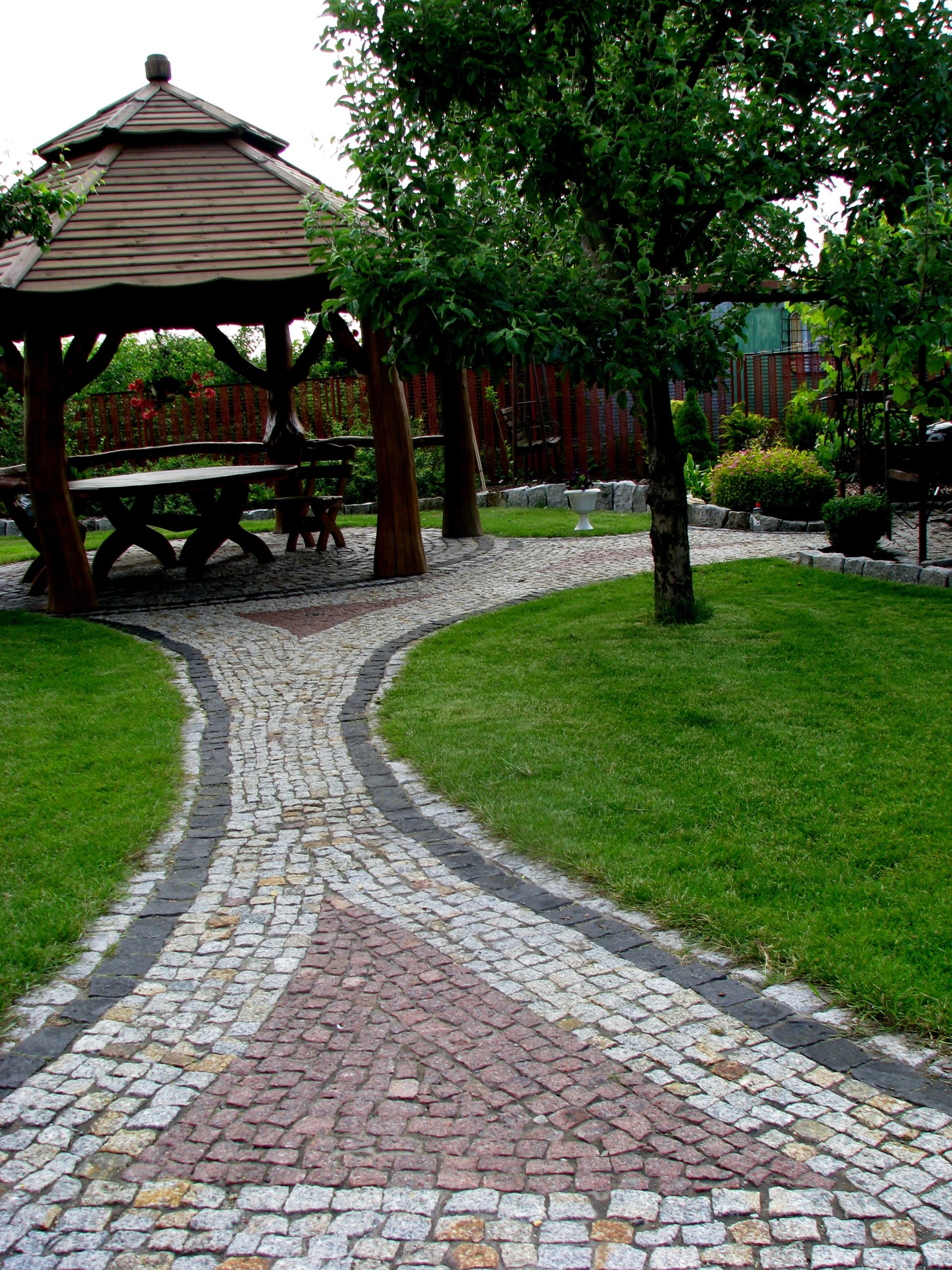 Kostka Granitowa Brukowa VANGA Czerwona Granit ! Długość 11 cm