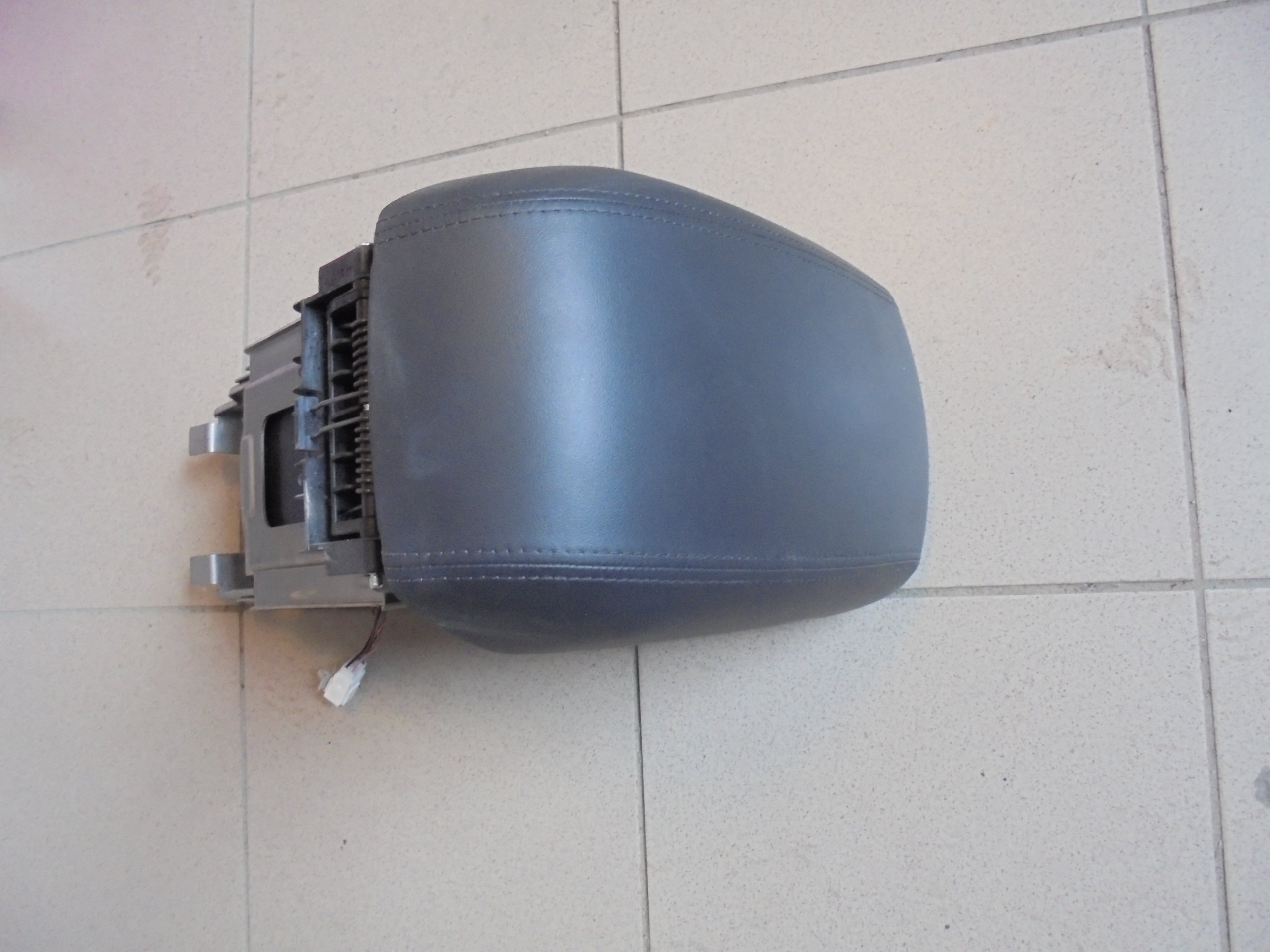 Hyundai IX35 подлокотник тунель средний