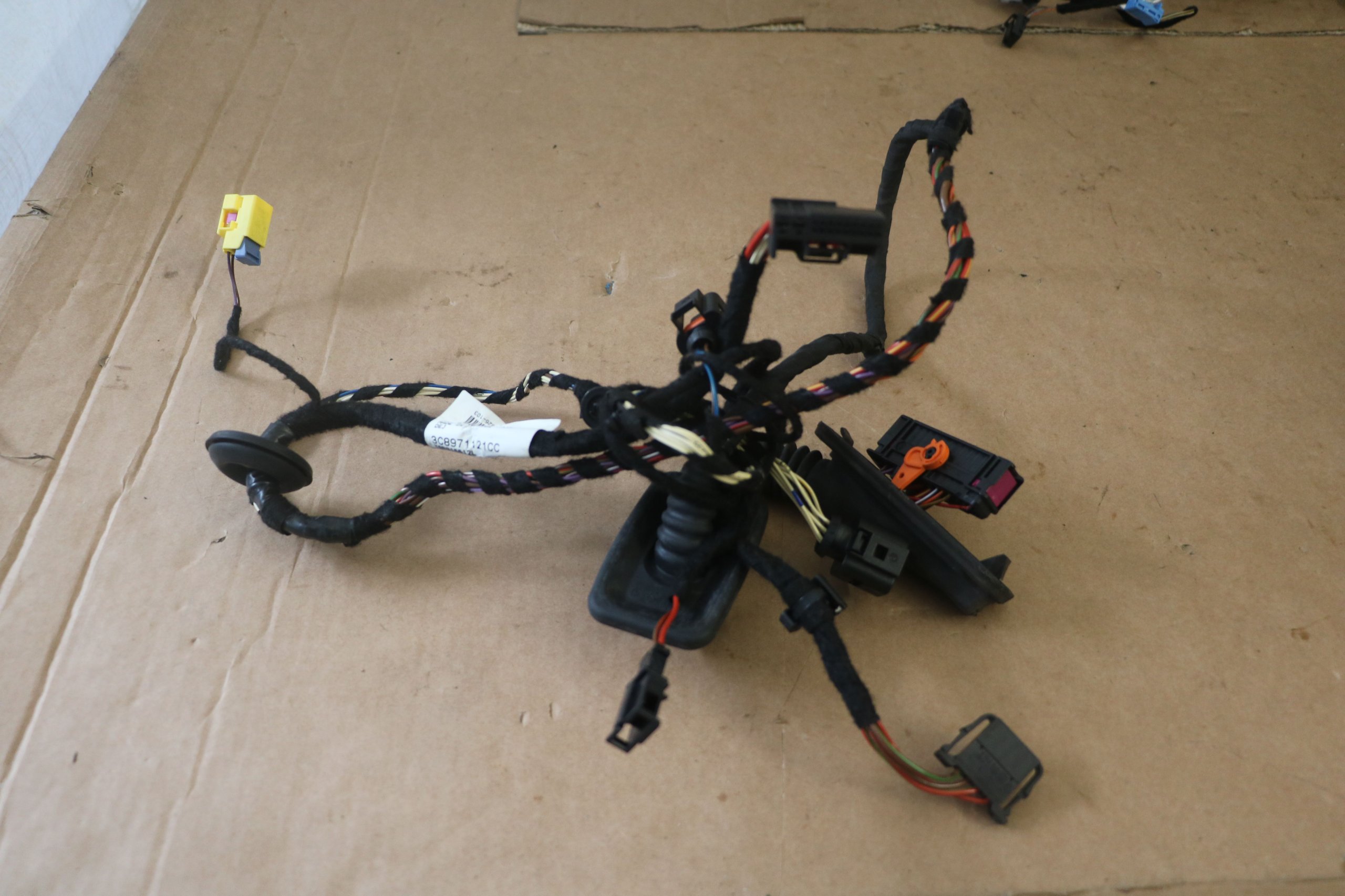 ЖГУТ ПРОВОДОВ ДВЕРИ ПЕРЕДНИЙ ЛЕВЫЙ VW PASSAT CC 3C8971121CC