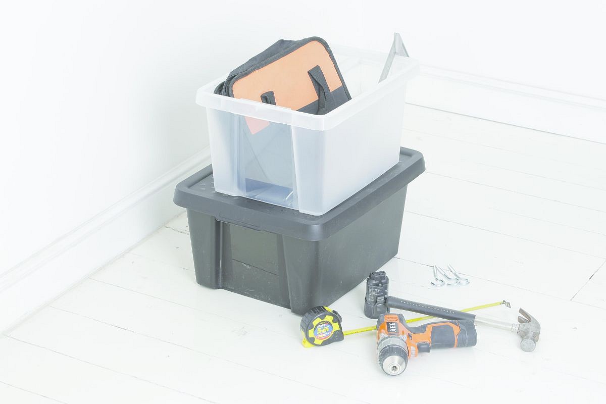 Pojemnik skrzynka ESSENTIALS 26 L pokrywa transp. Marka Curver