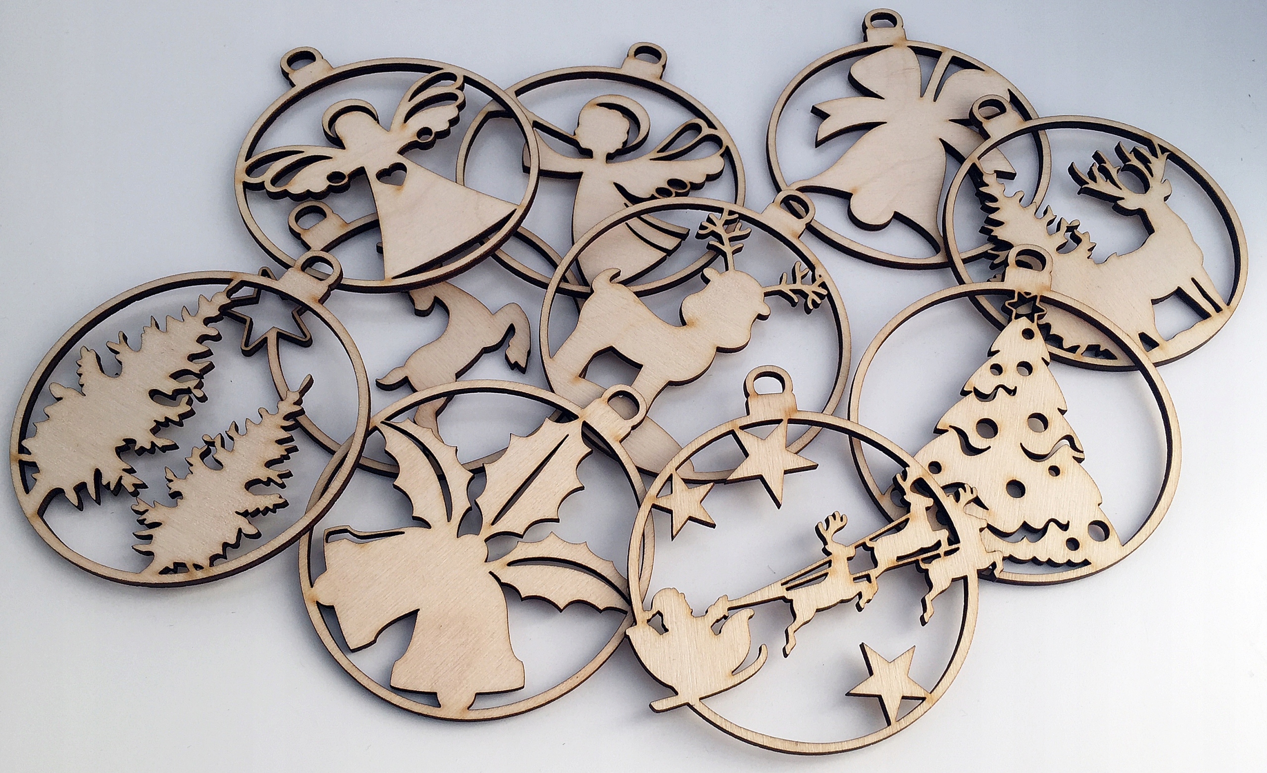 DREWNIANA OZDOBA ażurowa na CHOINKĘ bombka MIKOŁAJ Marka inna