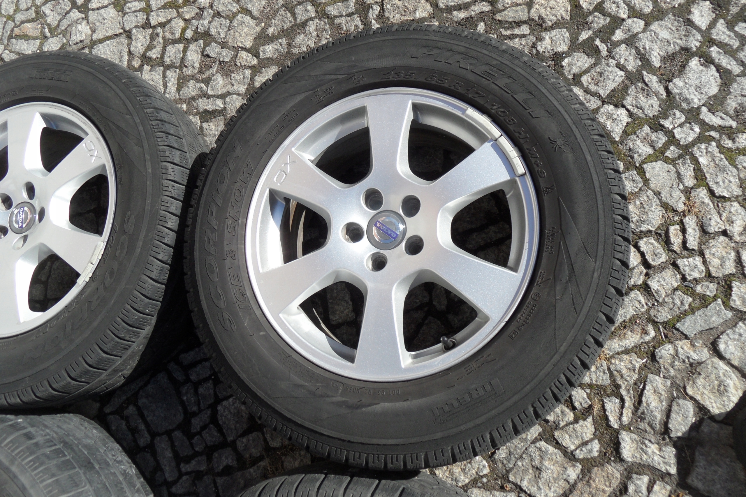 KOŁA FELGI ALUMINIOWE Z OPONAMI VOLVO XC60 Marka opon Pirelli