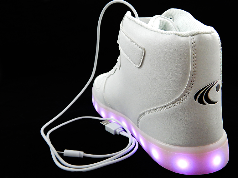 BUTY ŚWIECĄCE LED-SNEAKERS PODŚWIETLANE BIAŁY R-39 Długość wkładki 26 cm