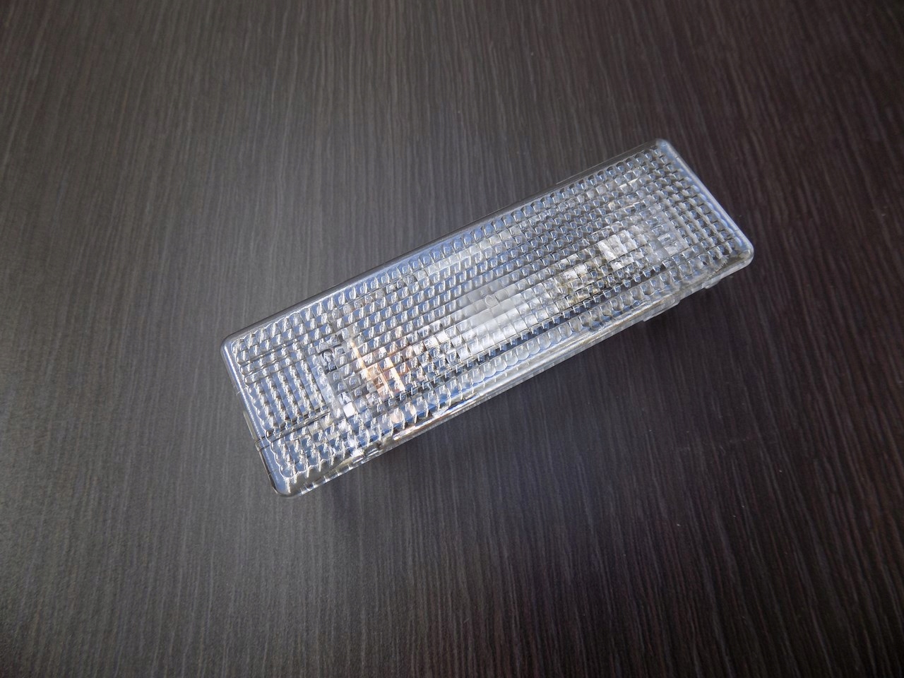 7L6947101A LAMPKA OŚWIETLENIE WNĘTRZA VW PASSAT Numer katalogowy części 7L6947101A