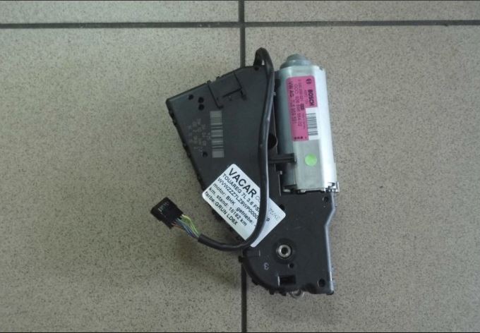 7L6959591 SILNICZEK SZYBERDACHU TYL VW TOUAREG 7L