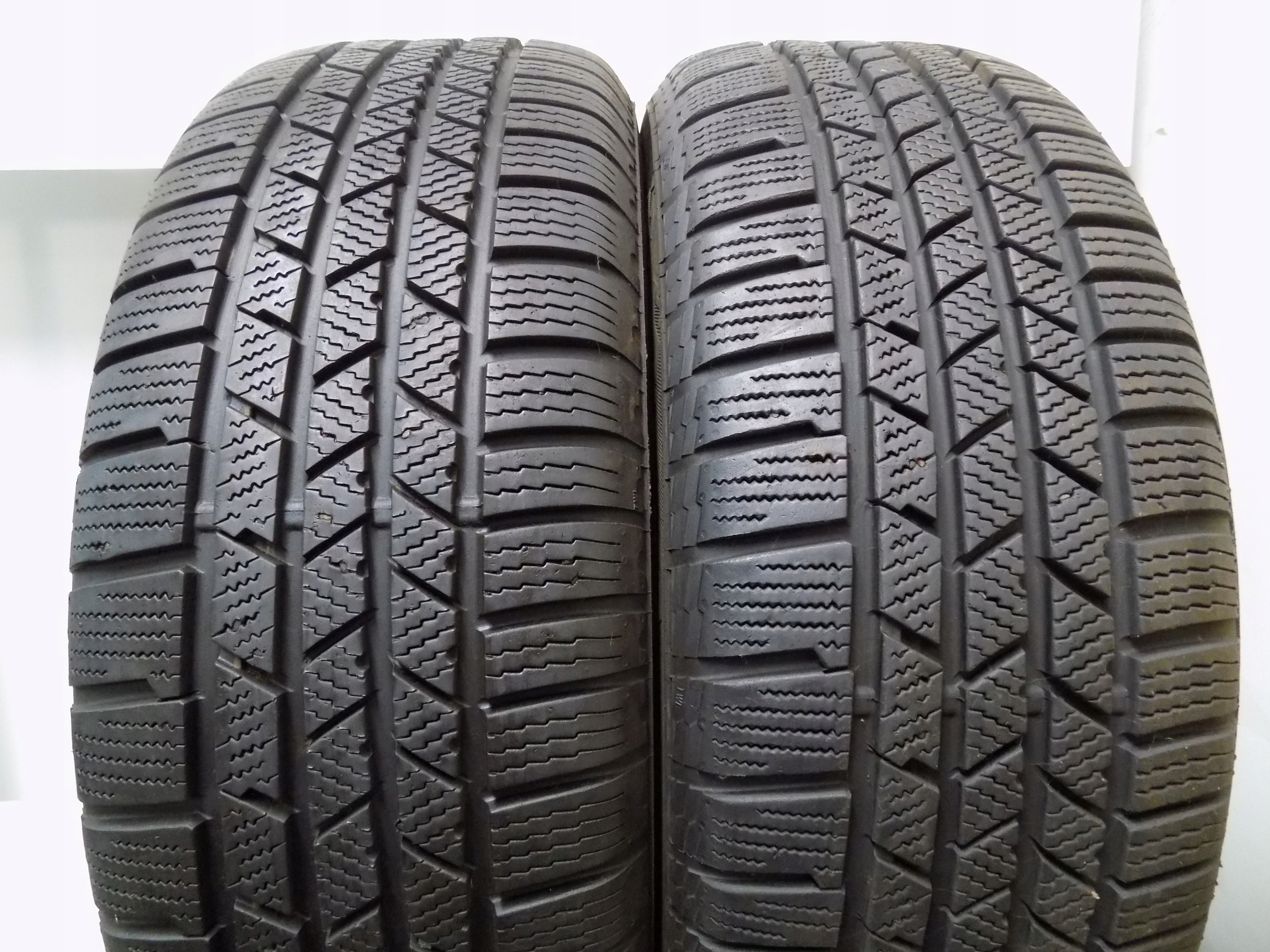 2x CONTINENTAL CrossContactWinter 235/60R17 7,5mm