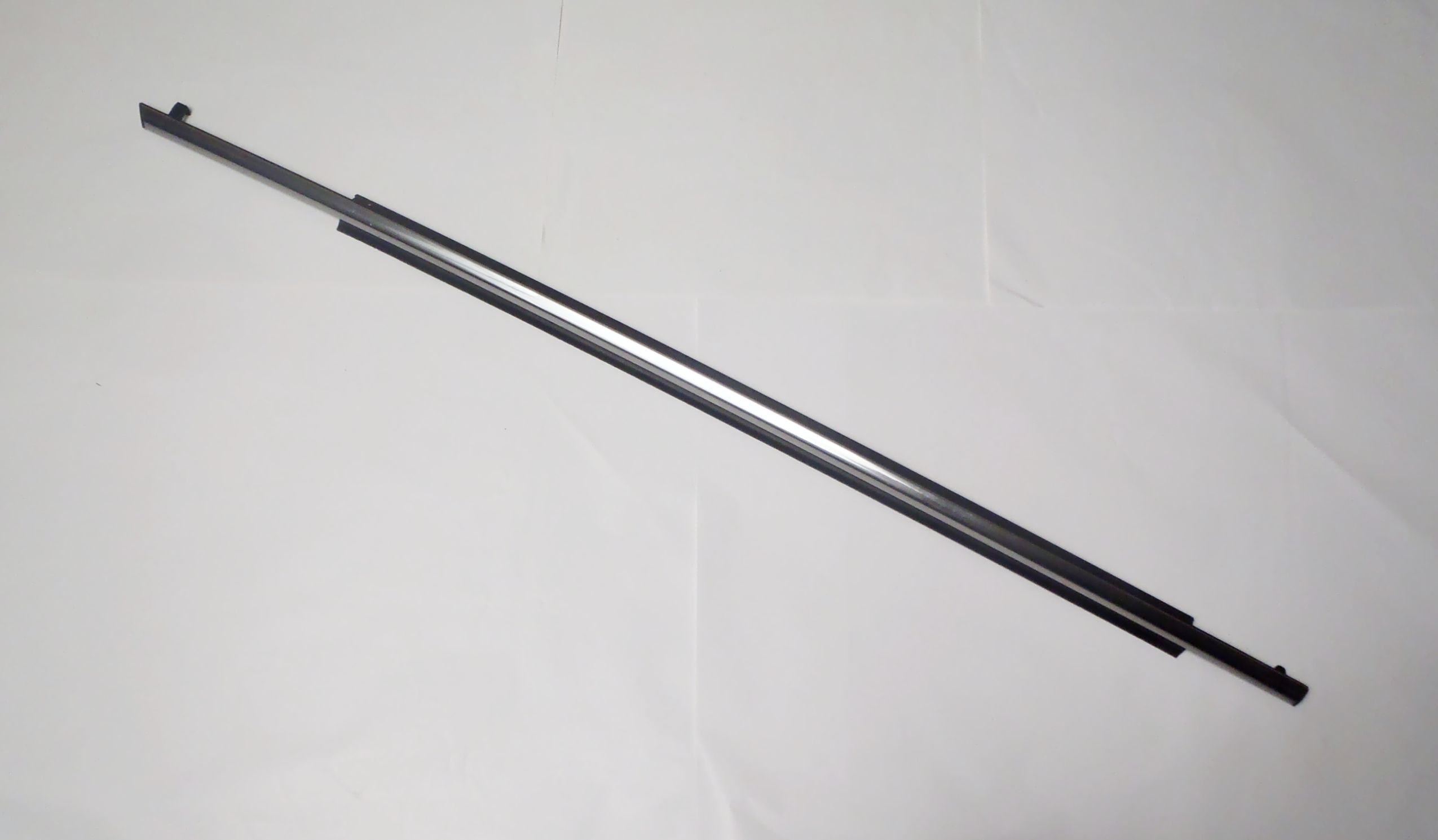 75740-12490 - AURIS II 12-18 ПЛАНКА СКРЕБОК ХРОМ СТЕКЛО ДВЕРИ