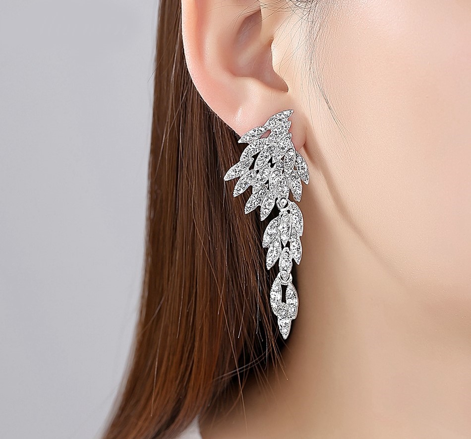 KOLCZYKI SREBRNE Z CYRKONIAMI, EFEKTOWNE, PIĘKNE Materiał Posrebrzany