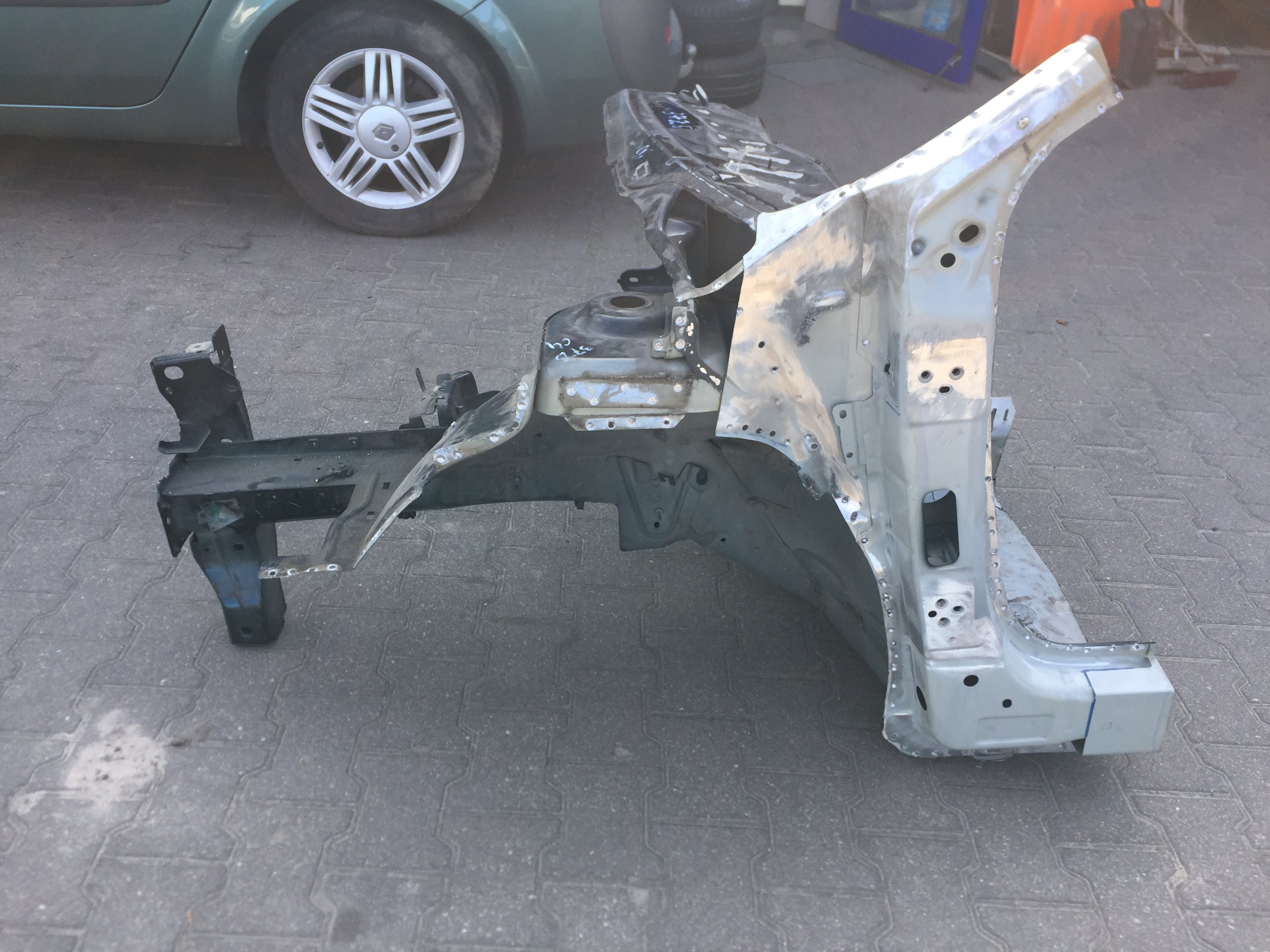 CITROEN C4 II 10-17 ЧЕТВЕРТИНА ЛОНЖЕРОН ЛІВА ПЕРЕД