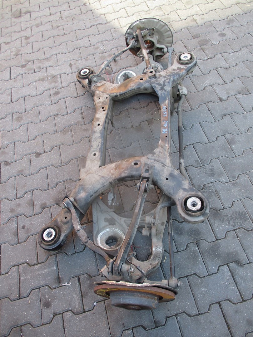 Zawieszenie tylne MERCEDES ML 166 3,5CDI Producent części Mercedes-Benz OE