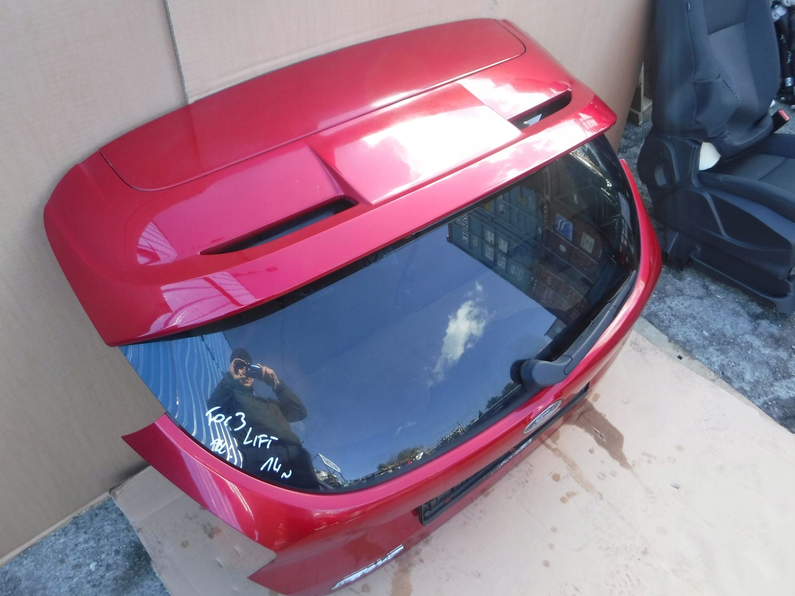 Klapa tylna FORD FOCUS Mk3 LIFT Rubby Red spoiler Typ samochodu Samochody osobowe