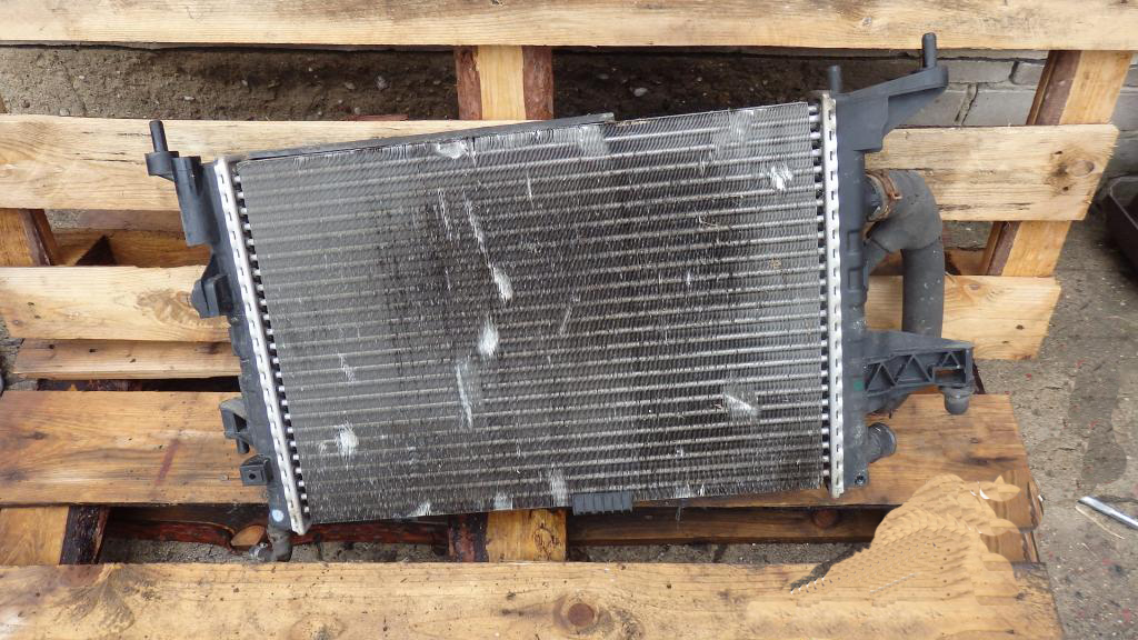 КУЛЕР ДЛЯ ВОДИ ВЕНТИЛЯТОР ОХОЛОДЖЕННЯ OPEL CORSA C 1.0 1.2 1.4