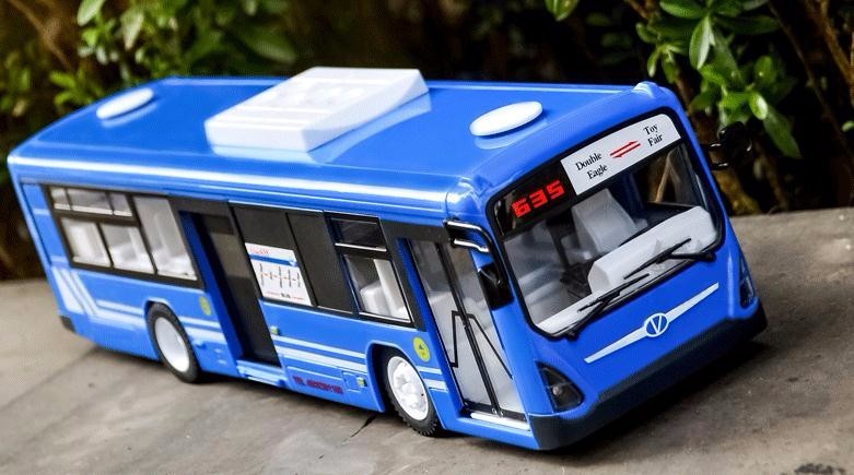 AUTOBUS ZDALNIE STEROWANY z OTWIERANYMI DRZWIAMI Marka Double E