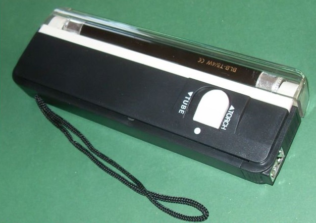 TESTER UV DO BANKNOTÓW LAMPA ULTRAFIOLET (2668 Marka APT