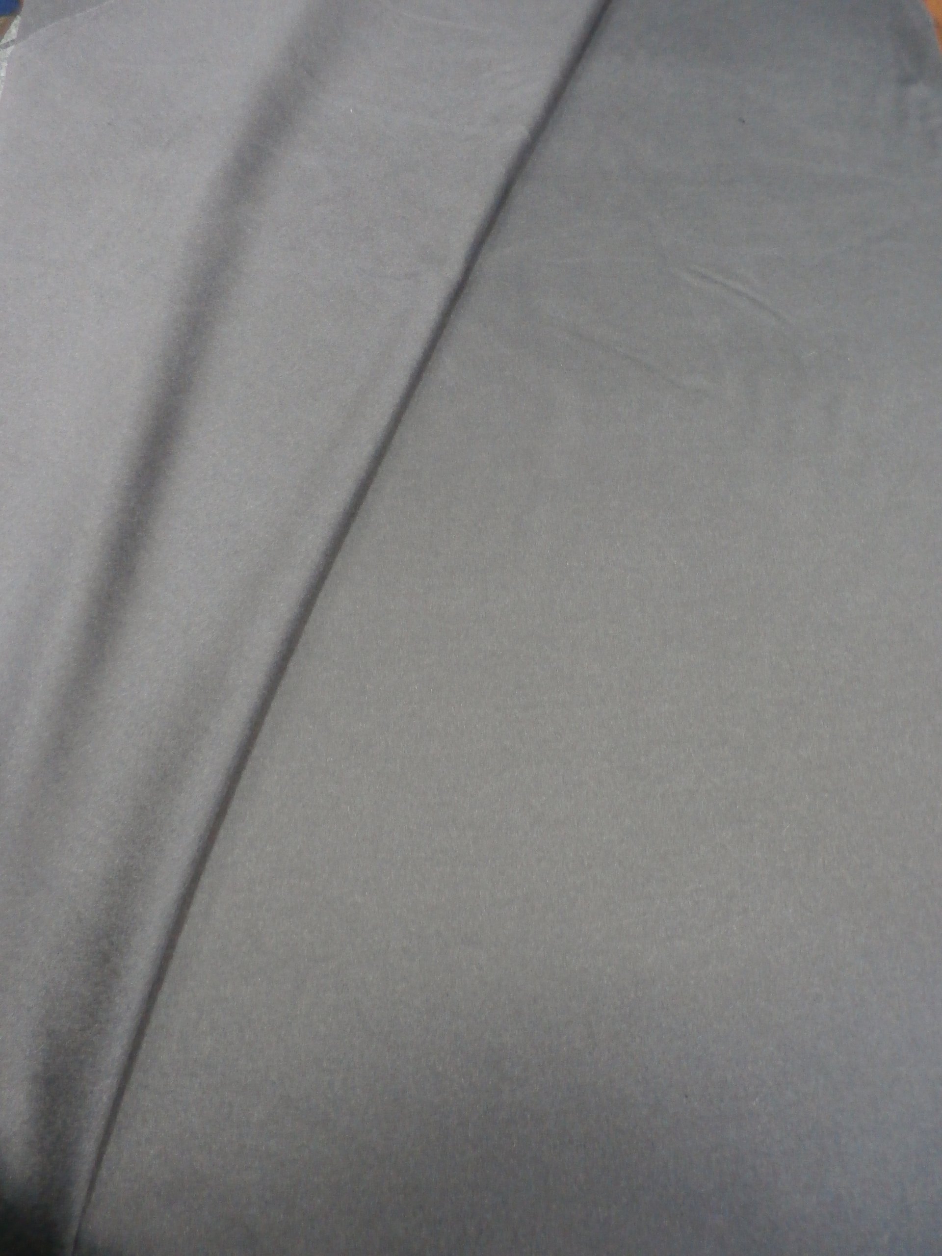 vlna s přídavkem angory a norky v šedé barvě