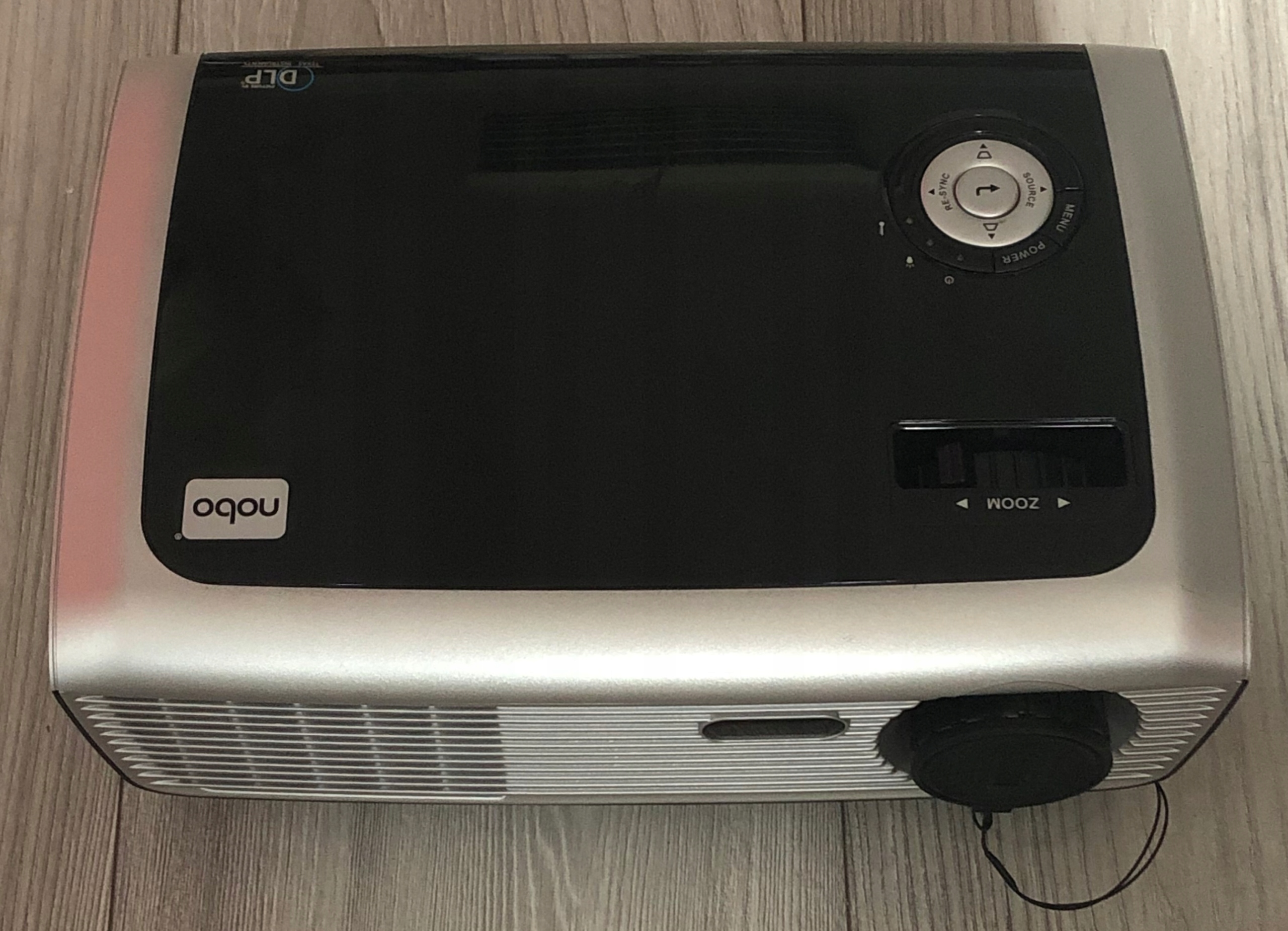 PROJEKTOR NOBO S28 RZUTNIK