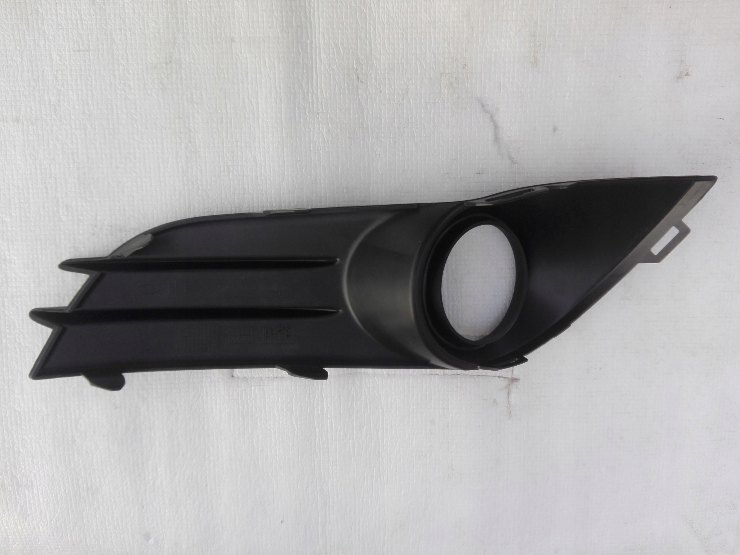 FIESTA MK7 LIFT ST ZASLEPKA HALOGENU KRATKA LEWA Part manufacturer Ford OE