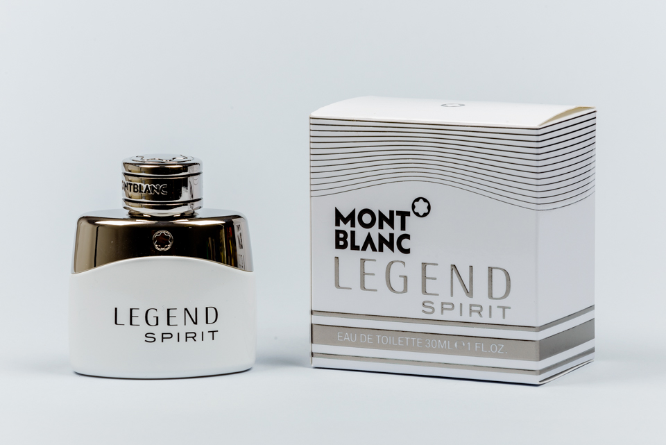 Legend spirit montblanc для мужчин. Mont Blanc Legend Spirit 30 ml. Туалетная вода Montblanc Legend Spirit 100 мл. Mont Blanc Legend Spirit туалетная вода 100 мл. Разбитые духи Montblanc Legend Spirit.