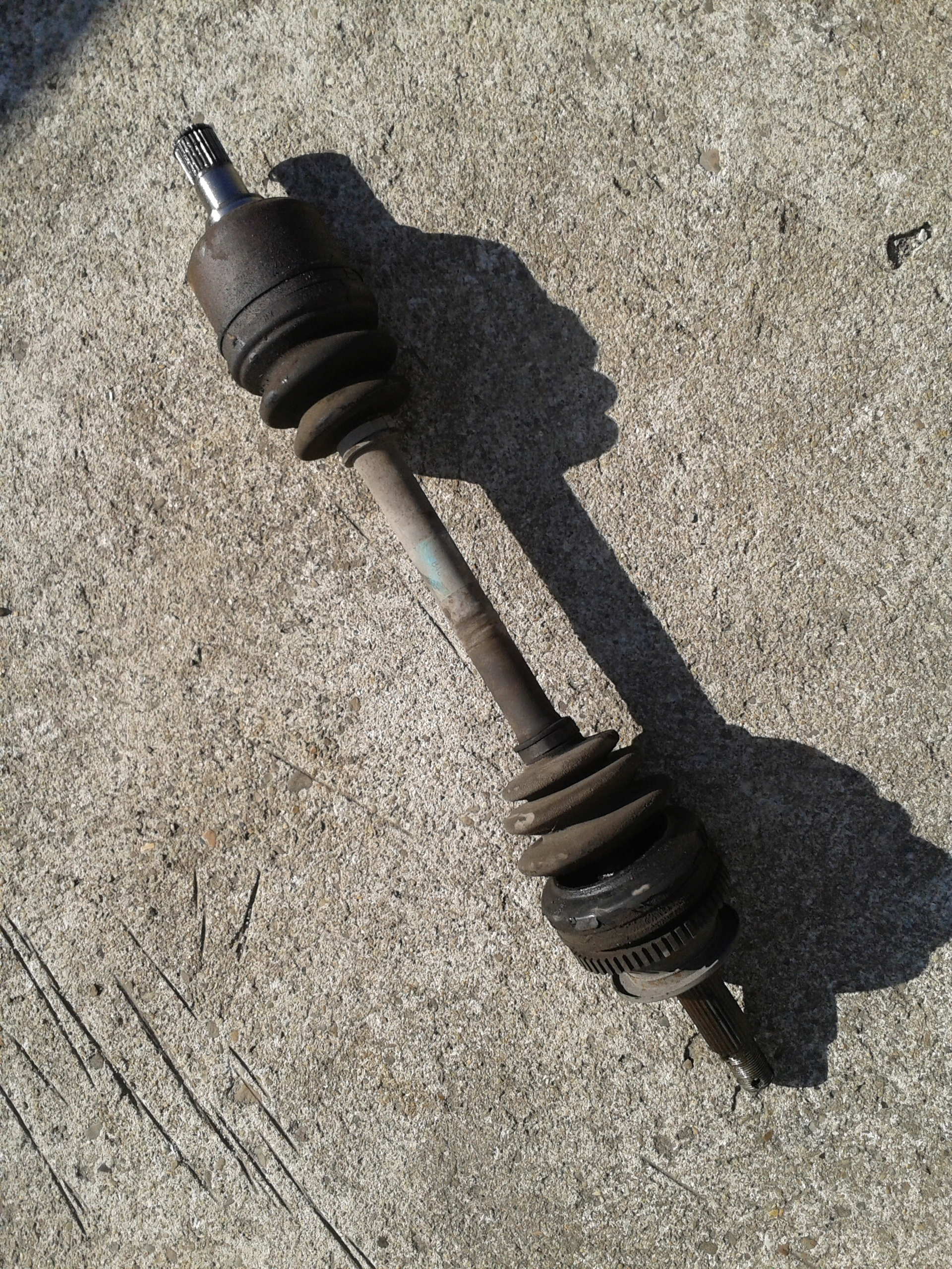 ПОЛУОСЬ ЛЕВЫЙ АВТОМАТ HYUNDAI SANTA FE И 2.0 CRDI