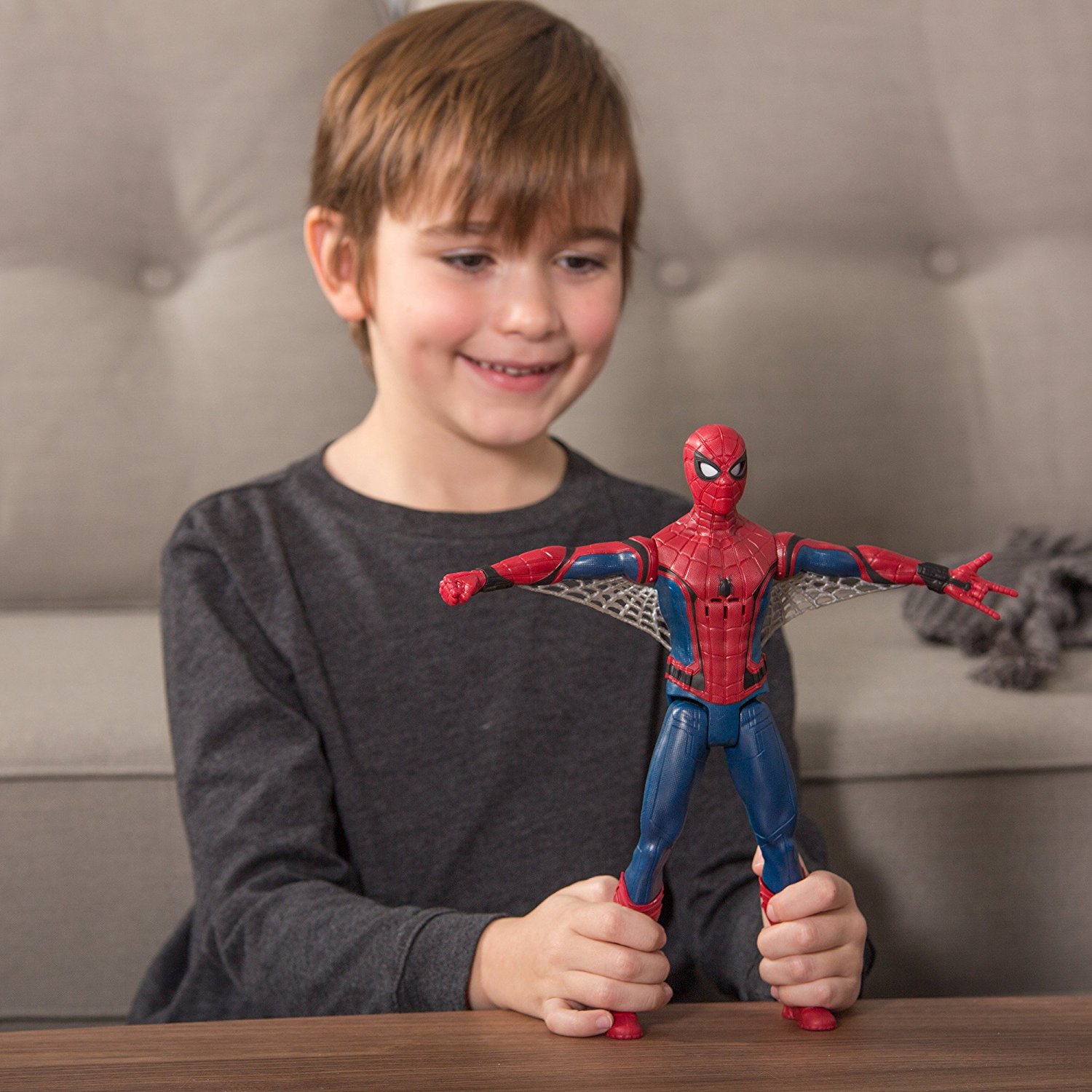 DUŻA FIGURKA SPIDERMAN HOMECOMING DŹWIĘKI B9693 Kod producenta B9693
