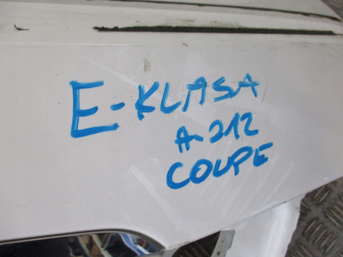 boot doors Mercedes E-klasa W 212 COUPE unprotected