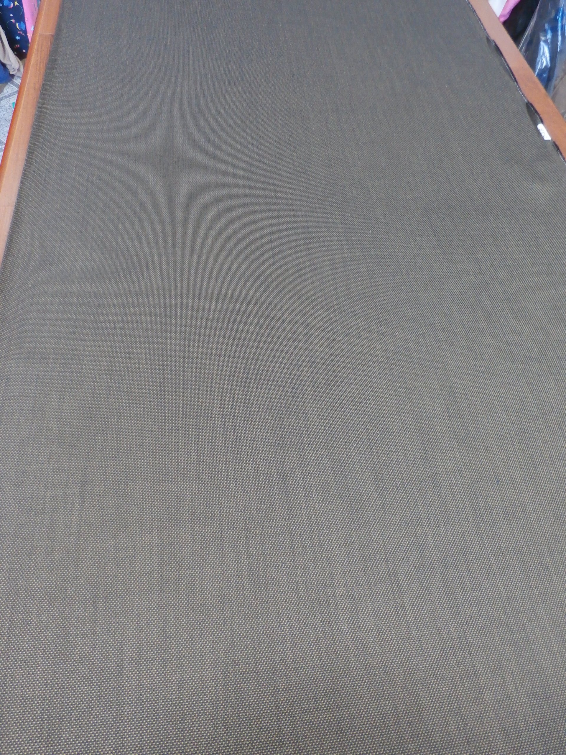 černo-béžová vlna s hedvábím