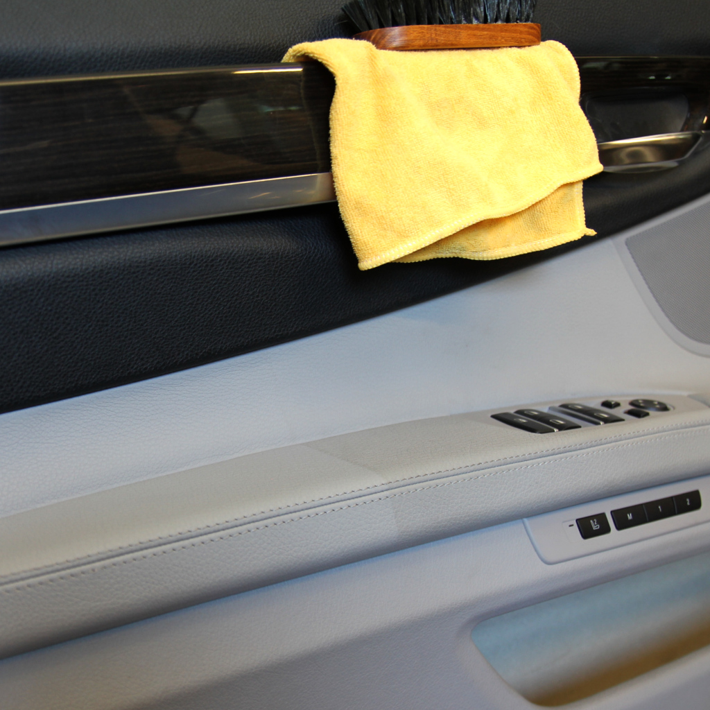 Strong Cleaner mocny środek czyszczący do skóry Waga produktu z opakowaniem jednostkowym 1 kg